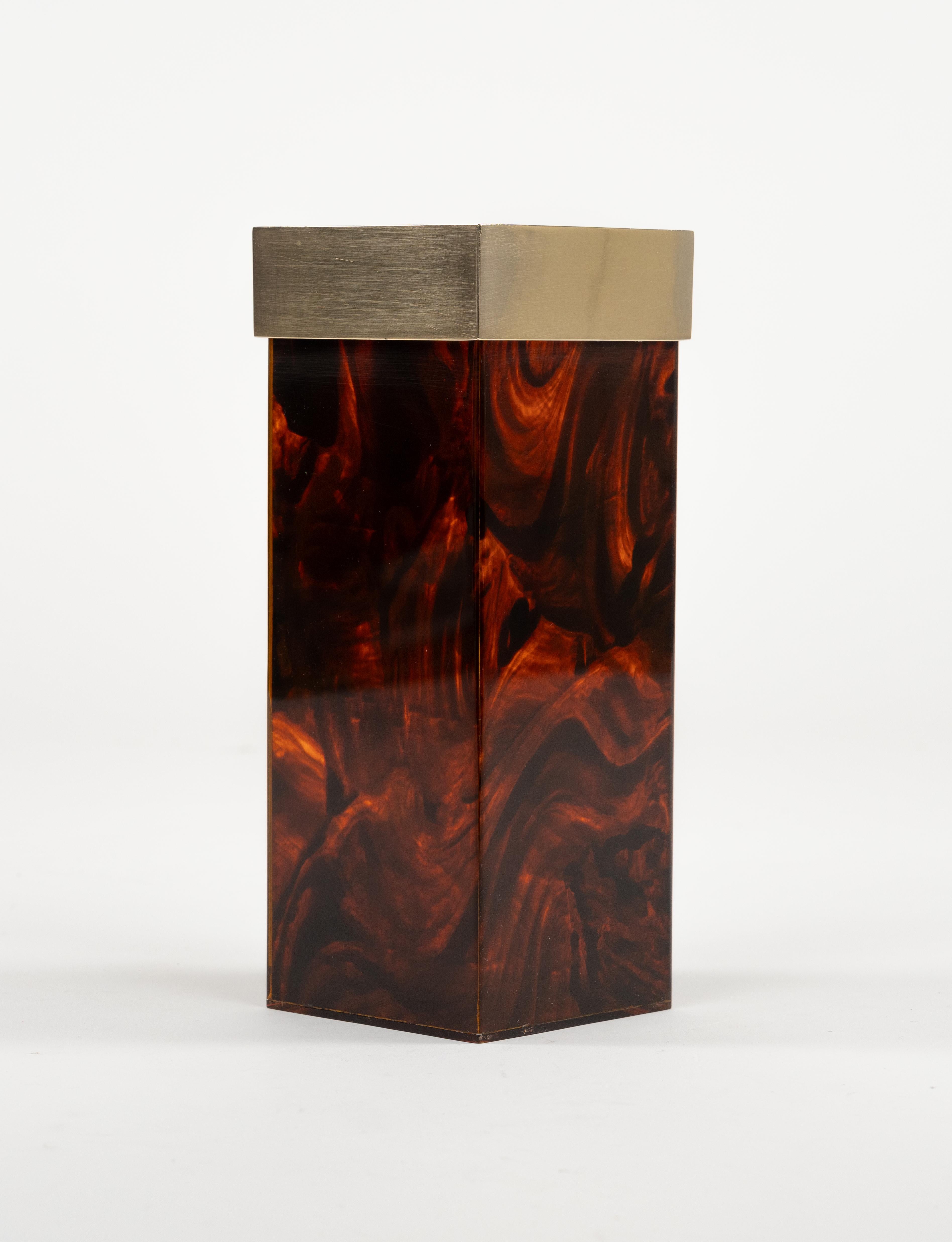 Vase in Effect Tortoiseshell Lucite and Brass Christian Dior Style, Italy 1970s In Good Condition For Sale In Rome, IT