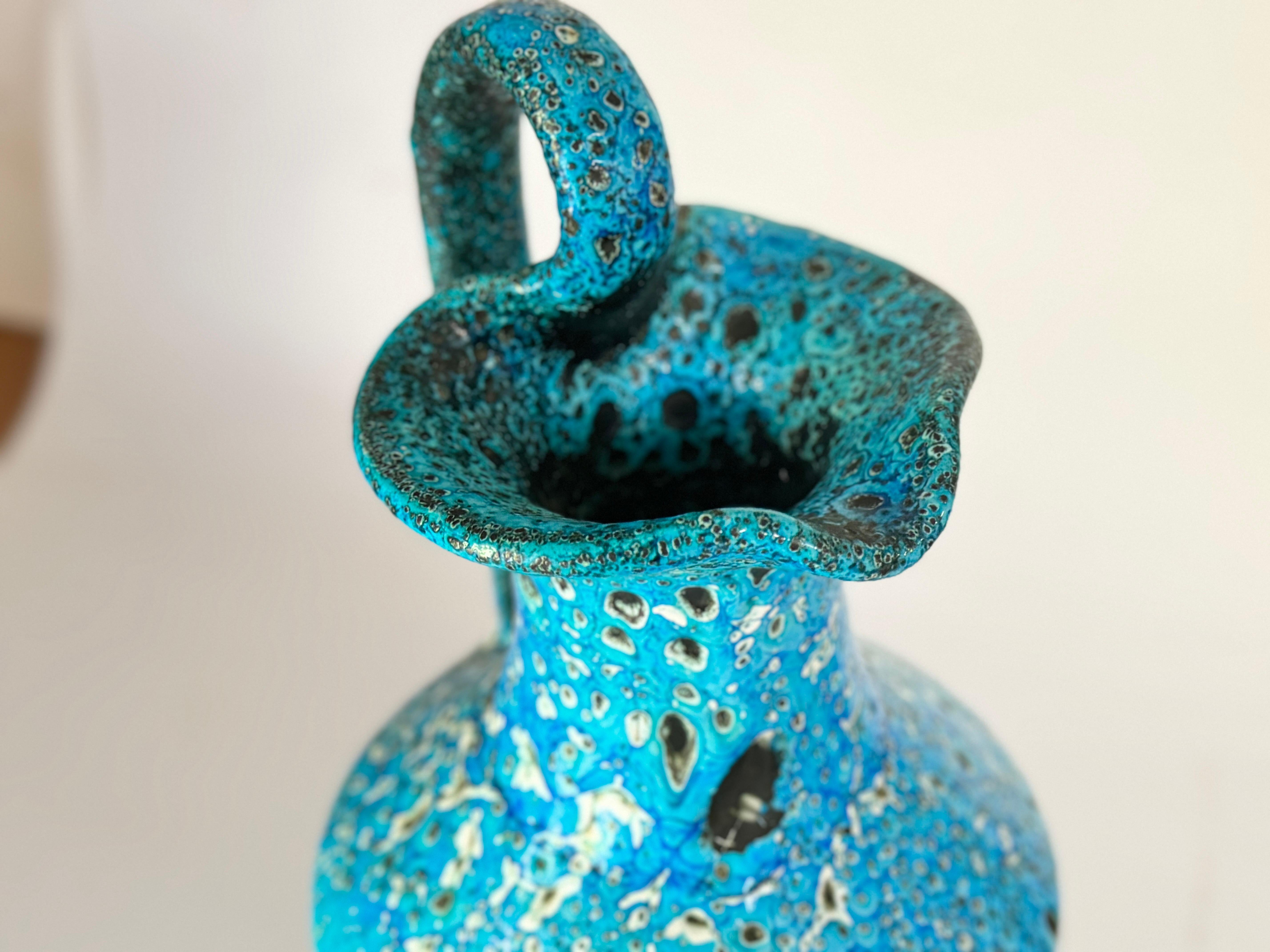 Vase en céramique bleue émaillée Italie 1970 Bon état - En vente à Auribeau sur Siagne, FR