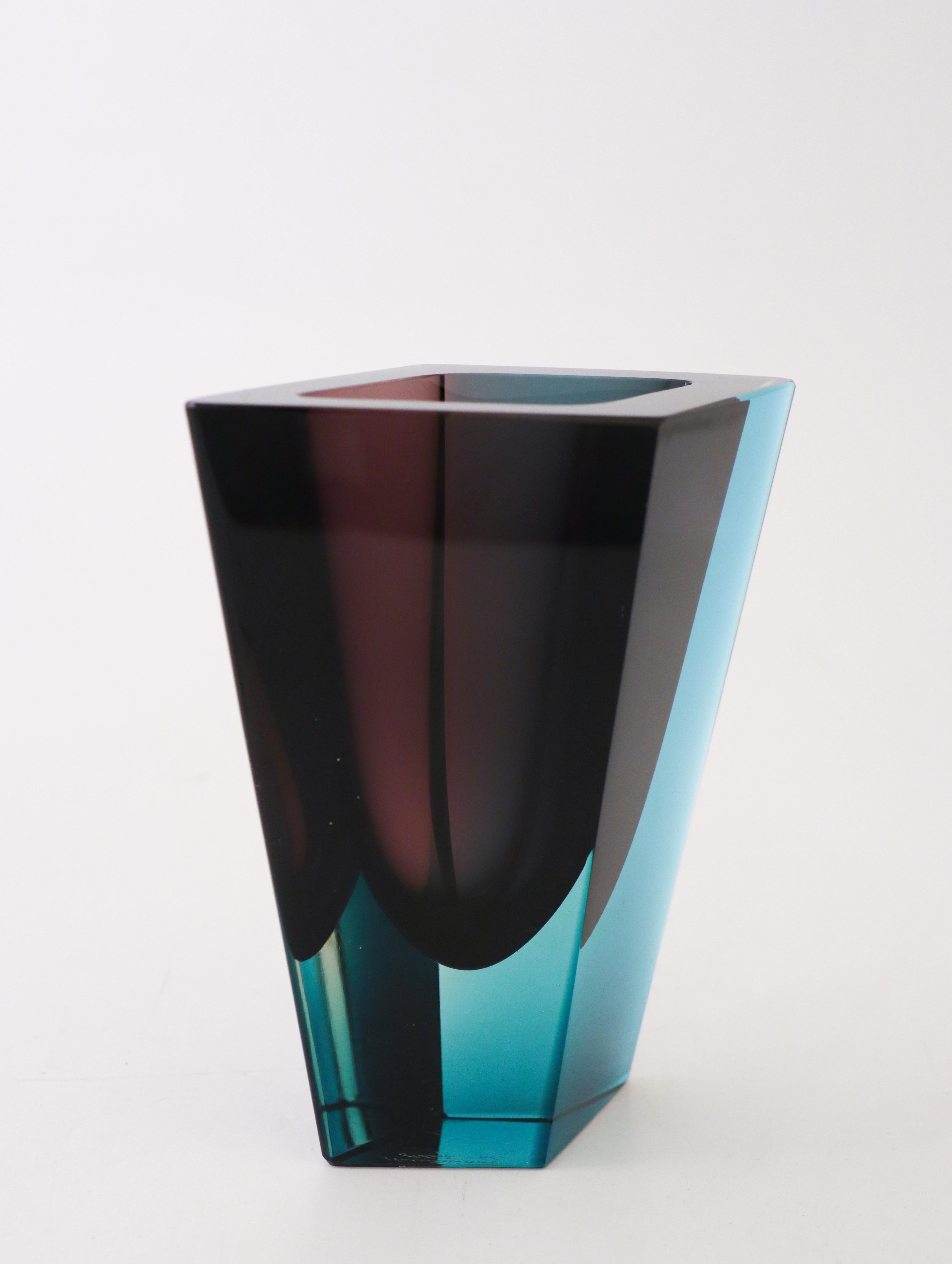 Finnish Vase in Glass, Prisma Kaj Franck, Nuutajärvi Notsjö, 1960 For Sale