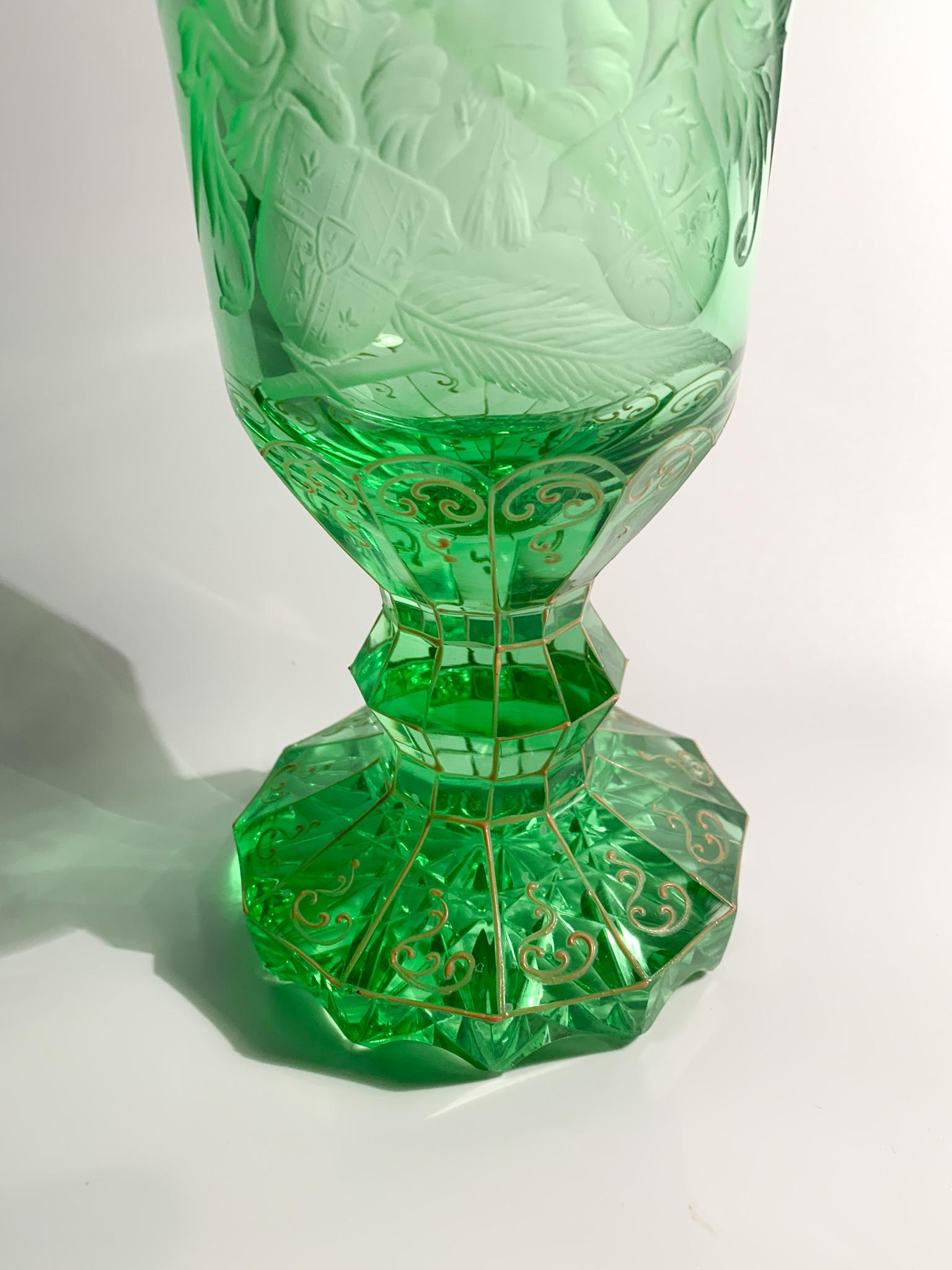 Vase in Green Biedermeier Crystal Decorated with Acid from the 1800s In Good Condition In Milano, MI
