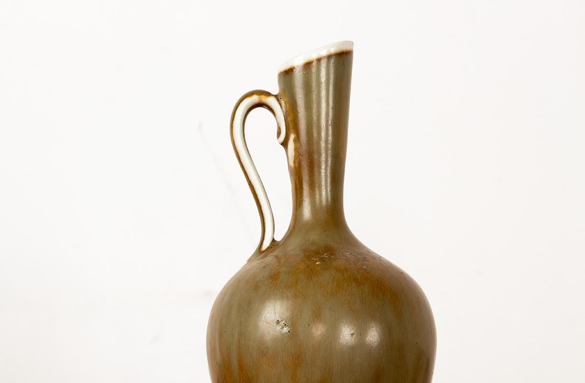 Vase aus khakifarben glasierter Keramik von Gunnar Nylund für Rörstrand Schweden 1960. (Mitte des 20. Jahrhunderts) im Angebot