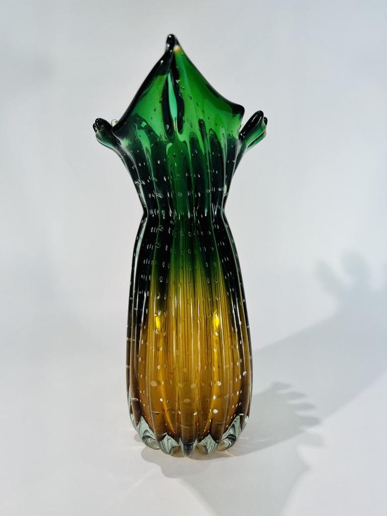 Jarrón de cristal de Murano atribuido  a Aureliano Toso 1950 Estilo internacional en venta