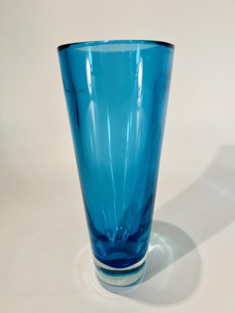International Style Vase in Murano Glass attributed  to Seguso Vetri D'Arte 1950 For Sale