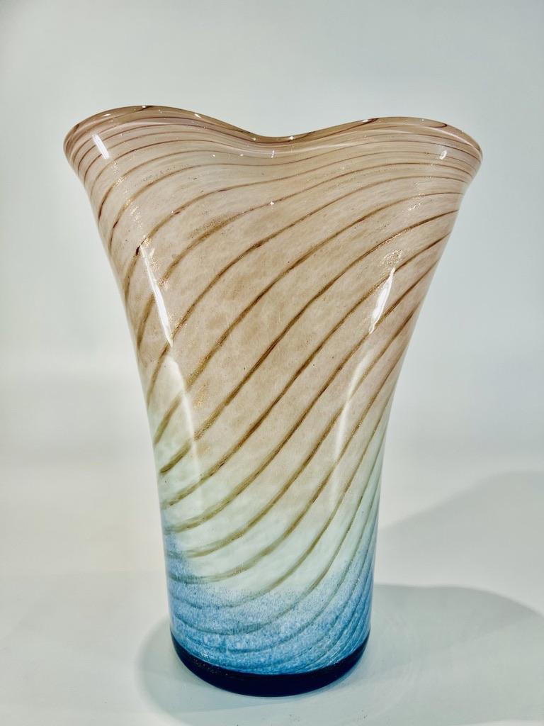Incroyable vase de Murano par Dino Martens pour Aureliano Toso 1950.