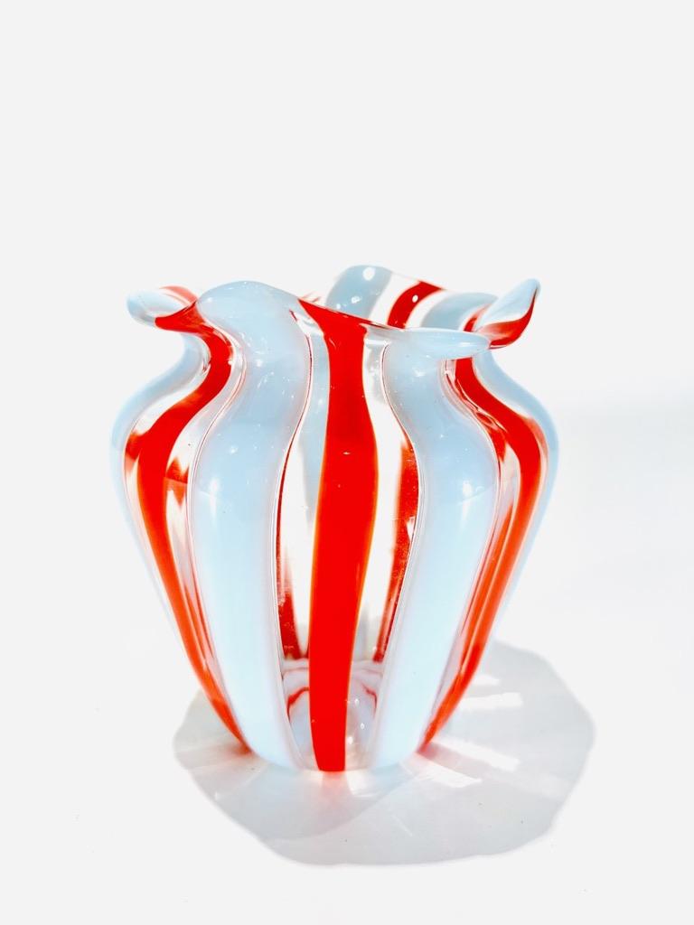 International Style Vase in Murano Glass by Silvanni to Fratelli Toso circa 1990 For Sale