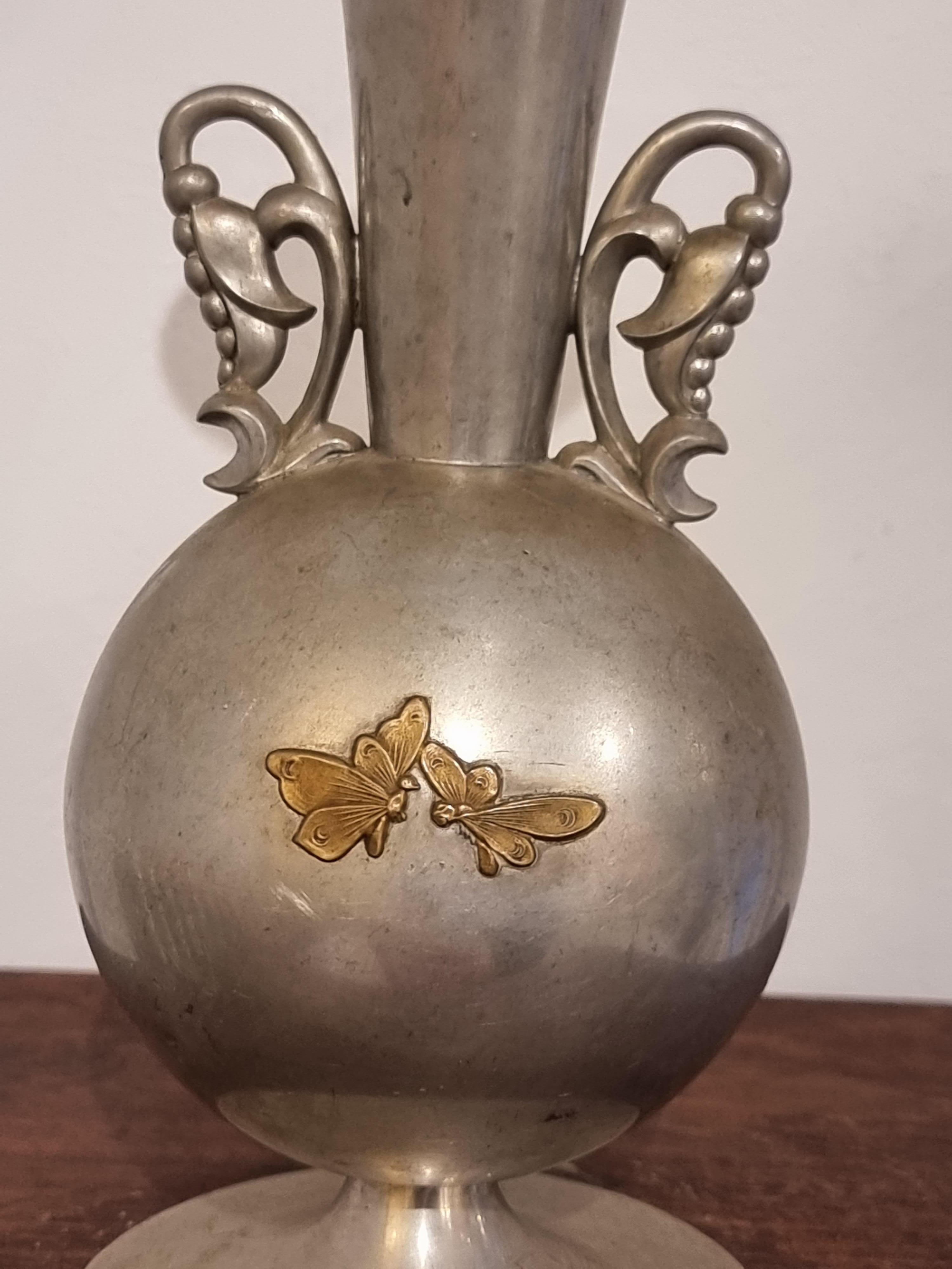 Vase in Pewter with brass inlay by KE & Co 1934 / Swedish Grace For Sale 3