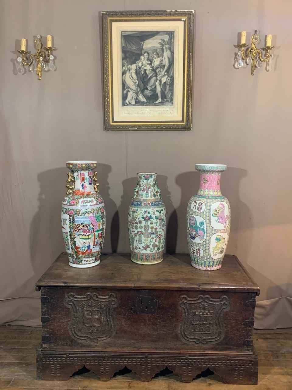 Vase en porcelaine de Canton du début du XXe siècle en vente 13