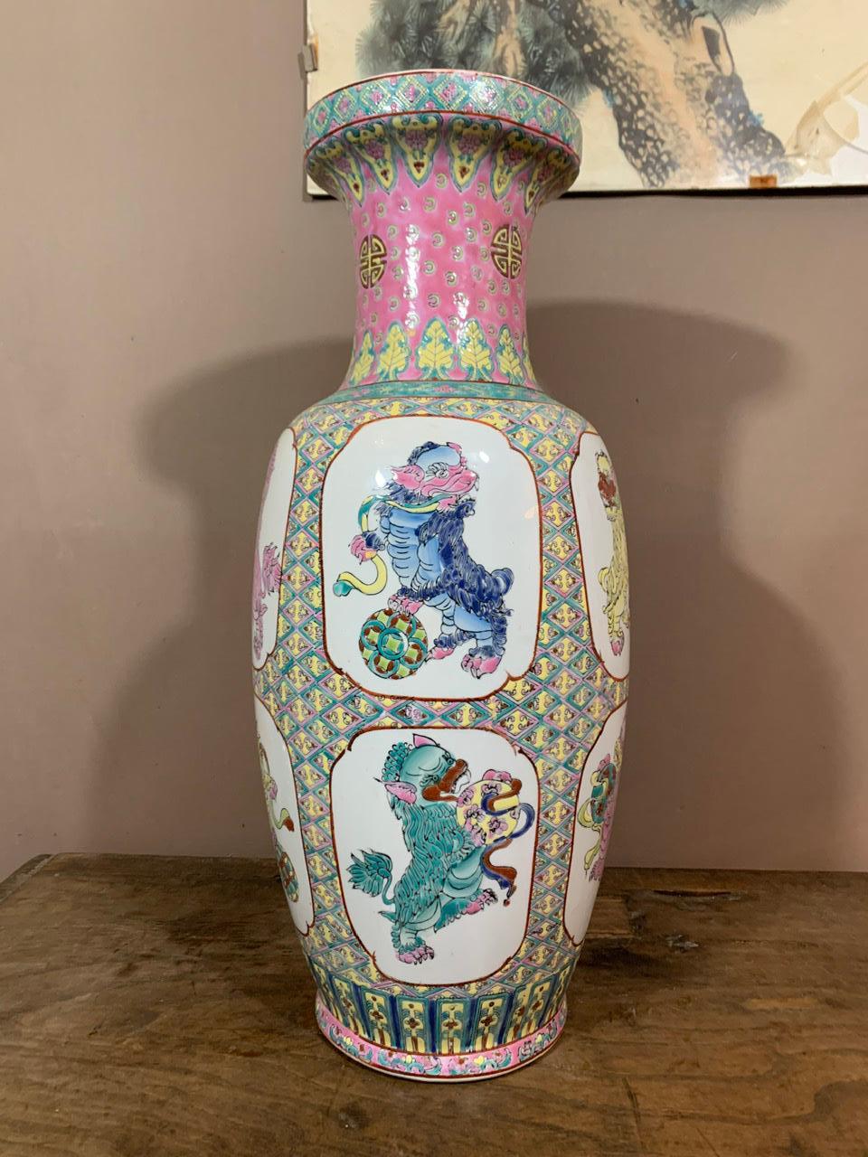 Vase aus Porzellan aus Kanton, frühes, 20. Jahrhundert im Angebot 1