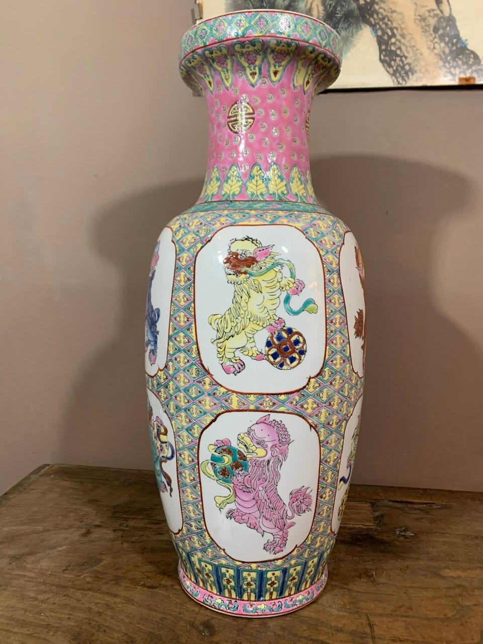 Porcelaine Vase en porcelaine de Canton du début du XXe siècle en vente