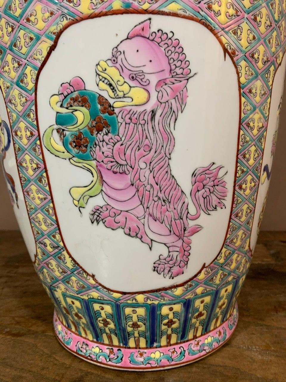 Vase in Porcelain of Canton Early, 20th Century For Sale 4