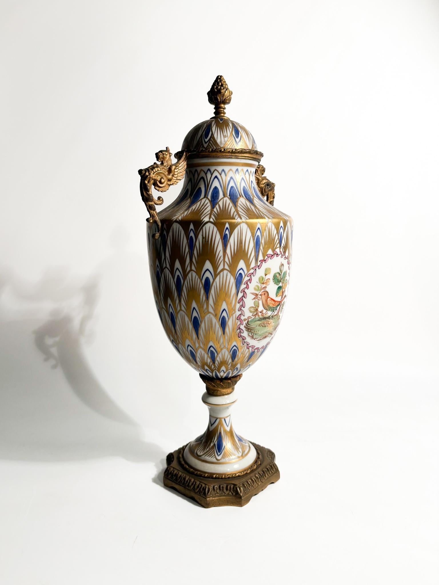 Vase in Sevres Hand-painted Porcelain and Bronze from 1800 In Good Condition In Milano, MI