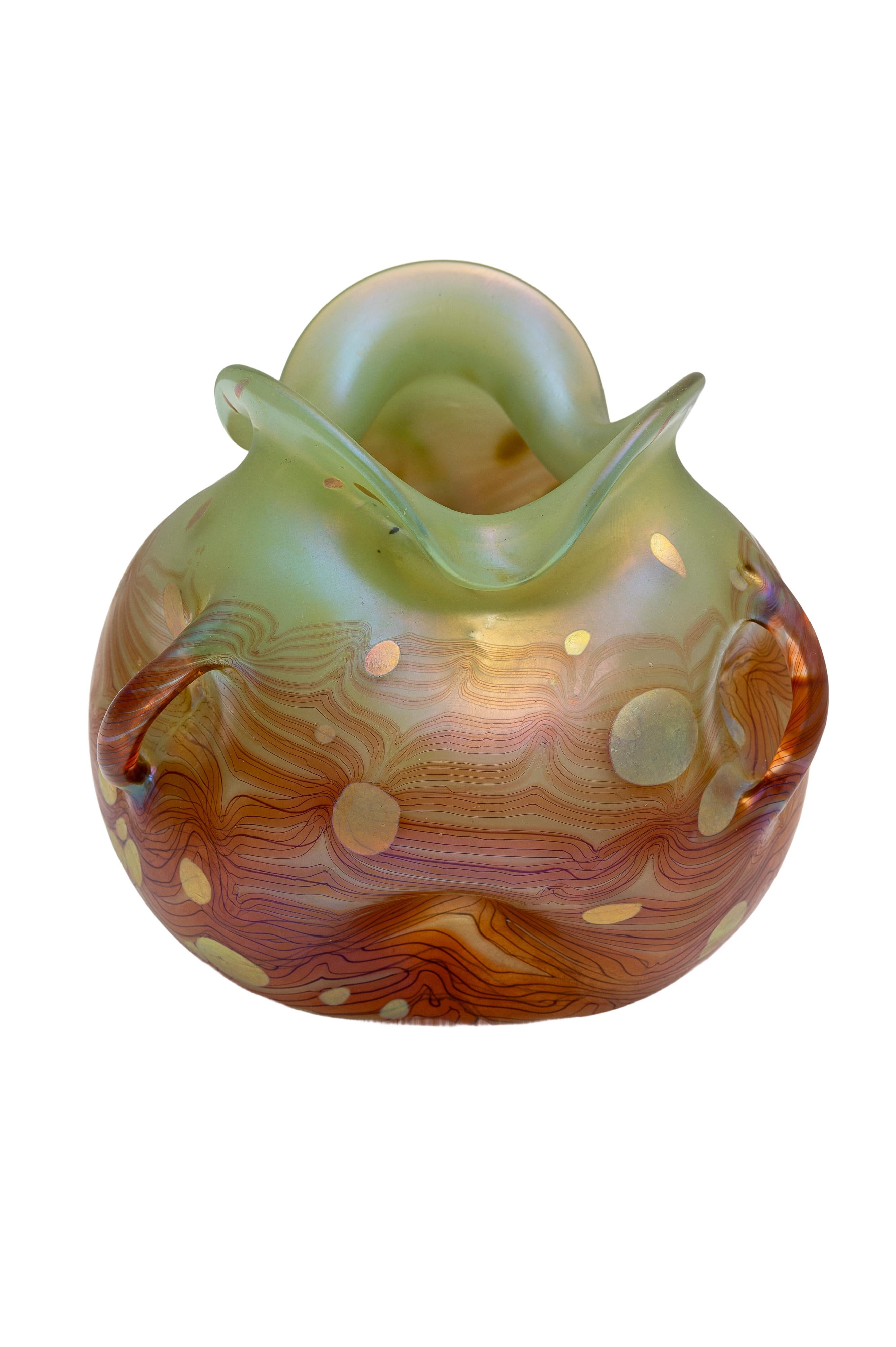 Art Nouveau Vaso Johann Loetz Witwe Cytisus Maigrün decorazione ca. 1902 Art Decor in vendita