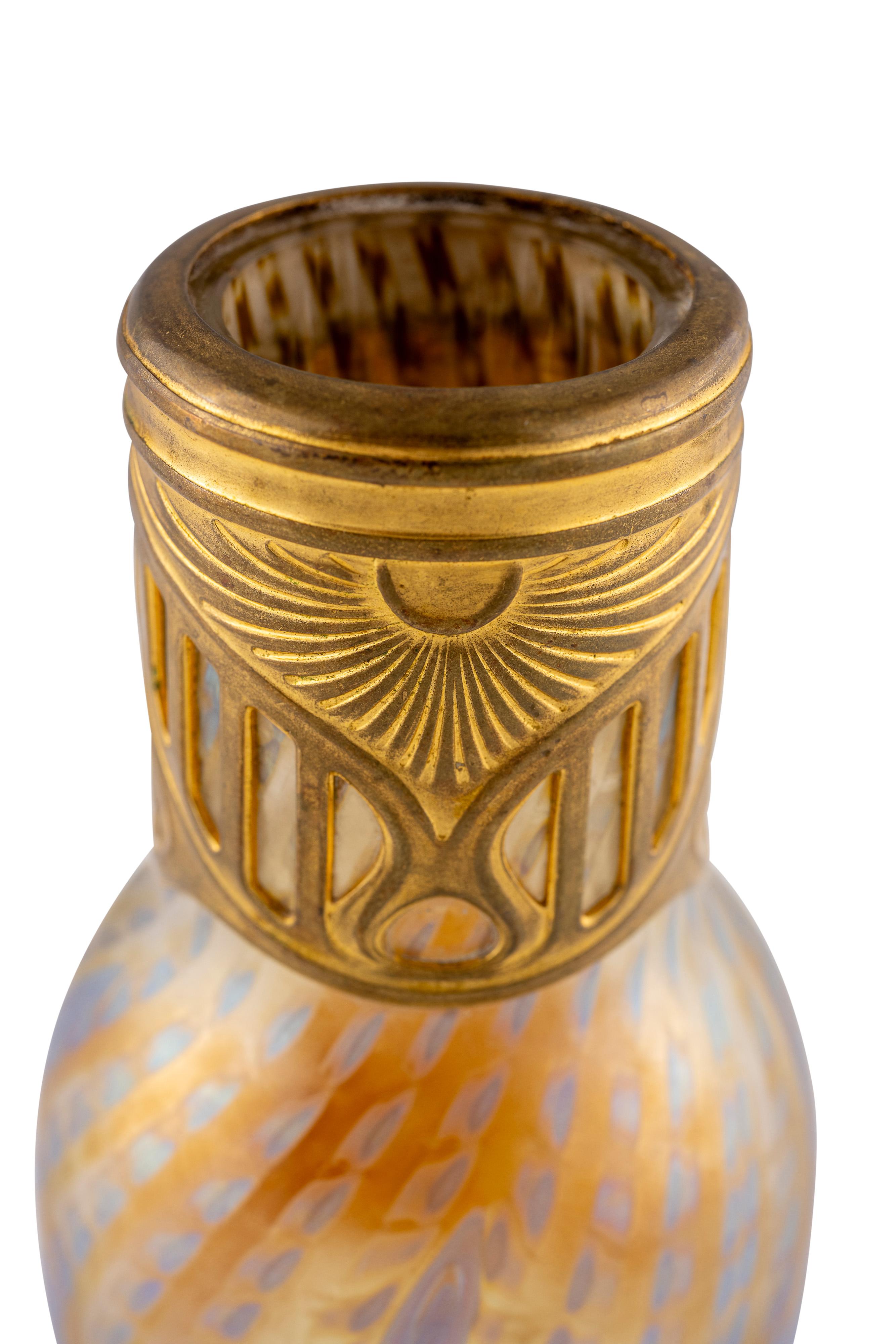 Vaso Johann Loetz Witwe con decorazione in metallo Argentor 1902 ca. In condizioni deteriorate in vendita a Klosterneuburg, AT
