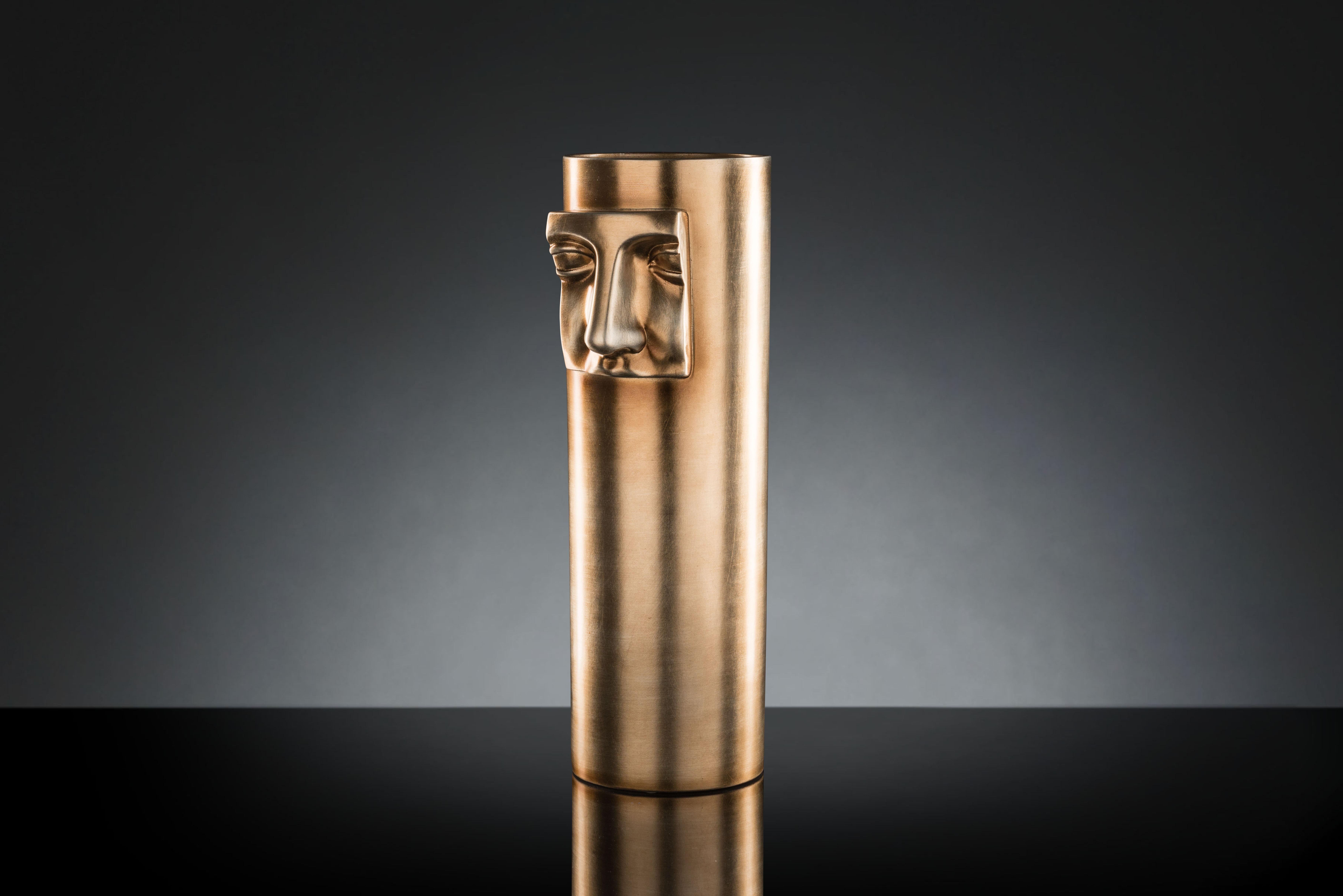 Moderne Vase Nez de Junon:: Finition métal laiton:: Céramique:: Italie en vente