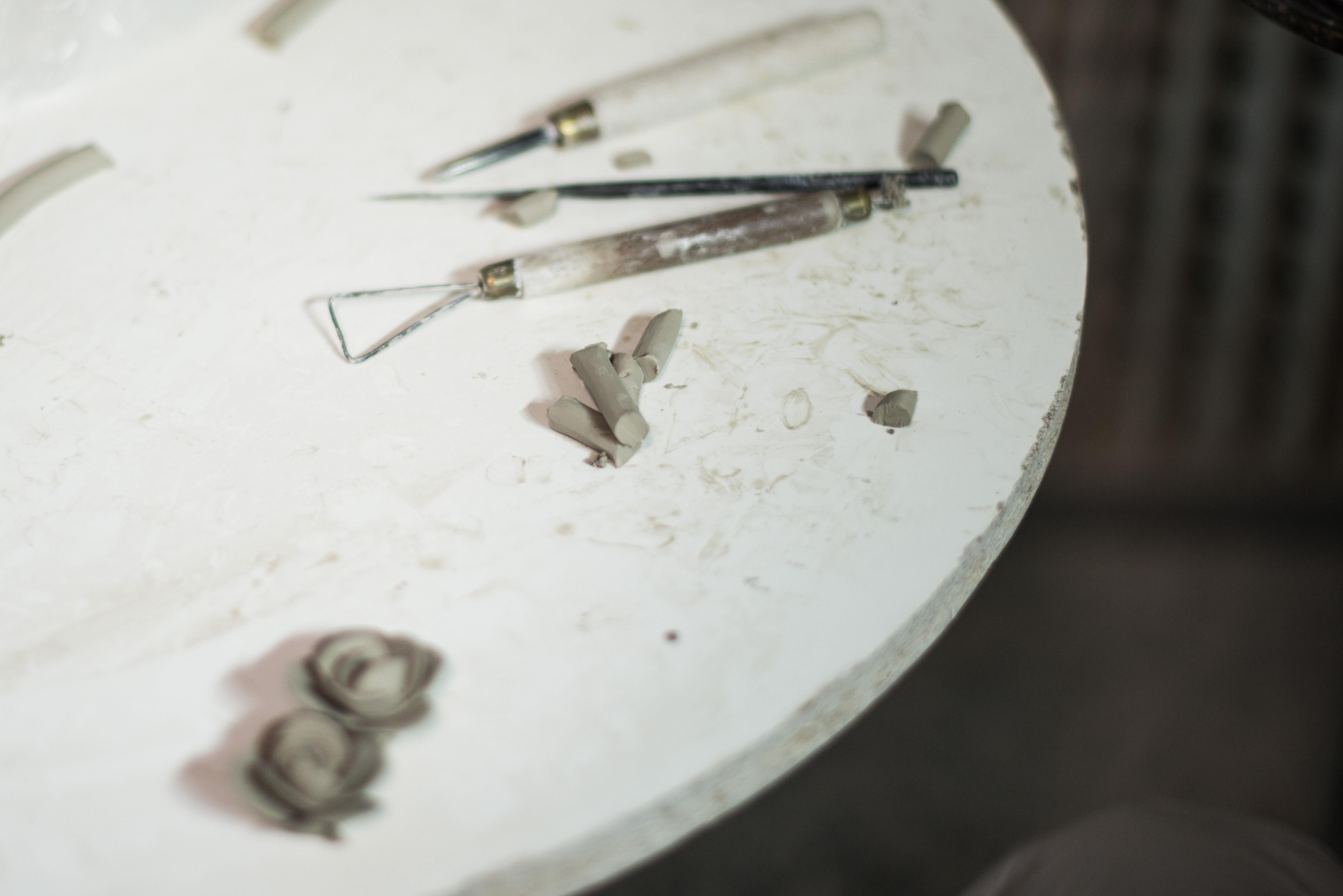 Italiano Vaso Juno's Nose, Ceramica bianca opaca, Italia in vendita