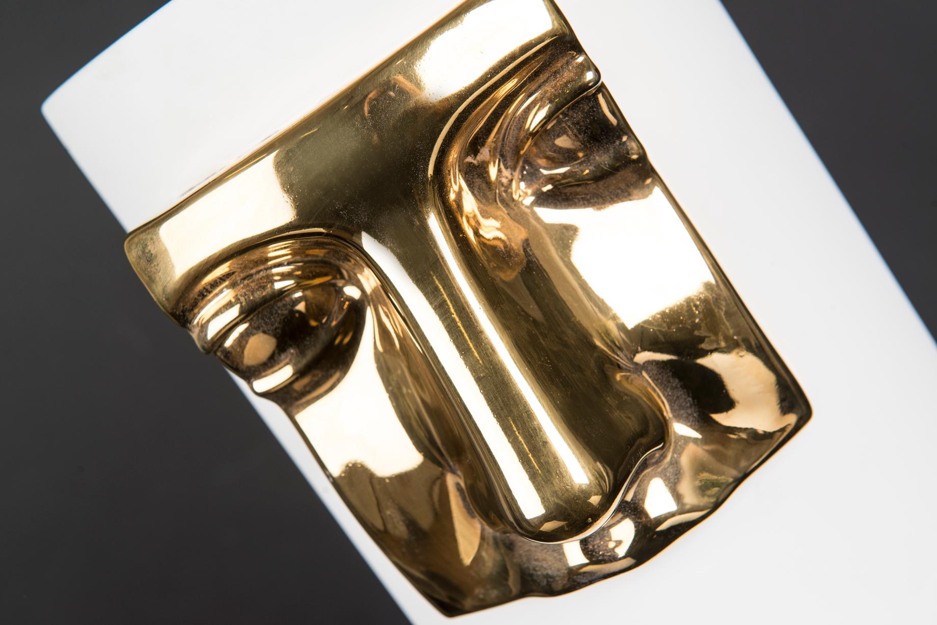 Vase Juno's Nose:: Weiß und Gold Keramik:: Italien (21. Jahrhundert und zeitgenössisch) im Angebot