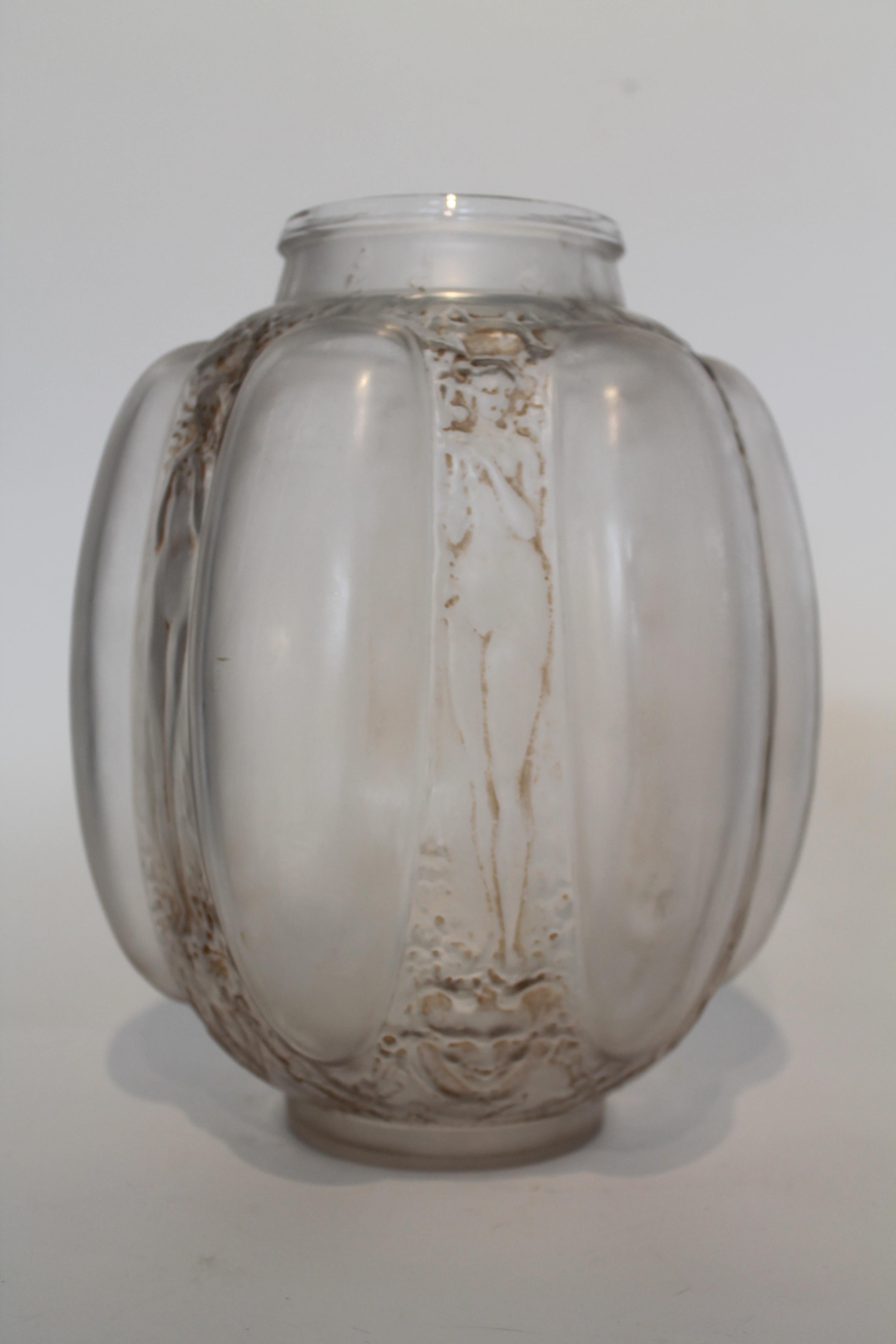 20th Century Vase Lalique Six Figurines Et Masques White Glass Around 1930 Singed