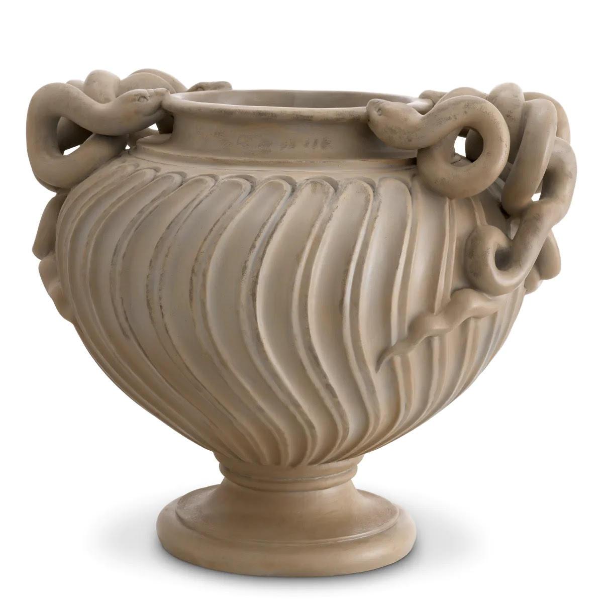 Francese Vaso, grande vaso in terracotta dal sapore dell'antica Roma, 21° secolo. in vendita