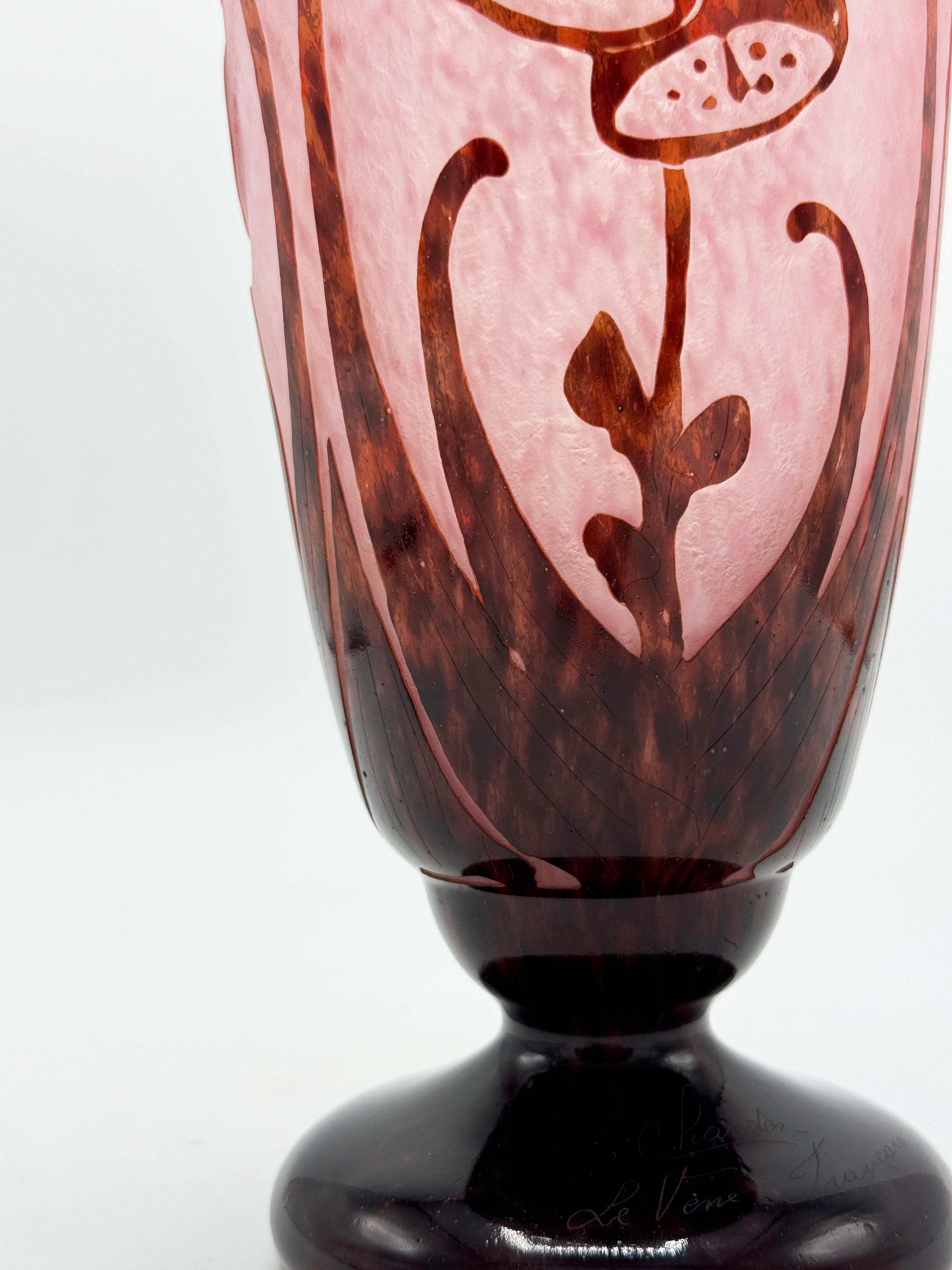 XX secolo Vaso Le Verre Français Digitalis Fiori Art Deco in vendita