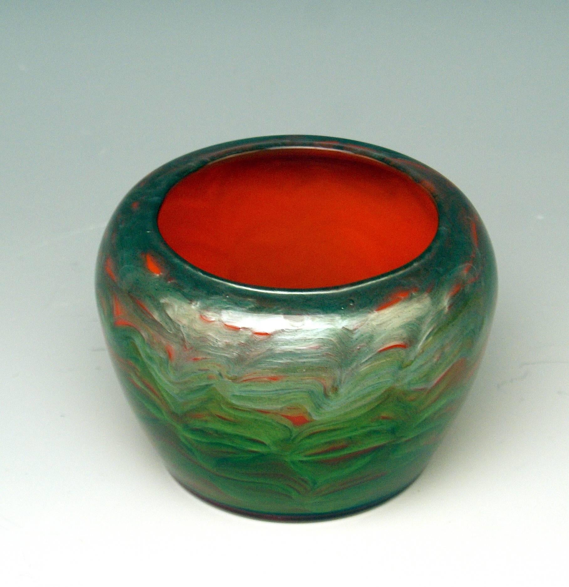 Early 20th Century Vase Loetz Bohemia Art Nouveau Decor Titania Genre 4212 Orange Green Glass, 1906 For Sale