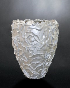 Vase Lotus, in Resin, White Motherpearl Color, Italy