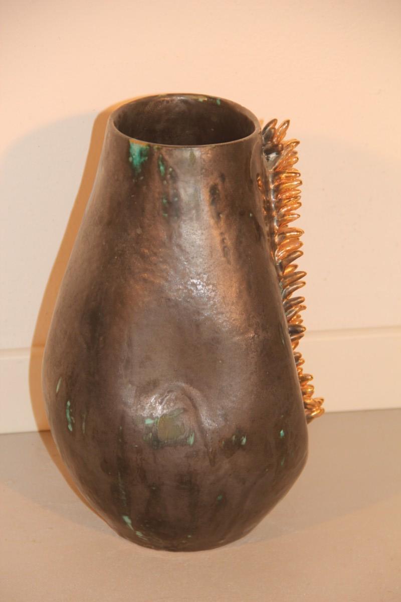 Vase mit Lüsterglasur, mit goldenen Paillettendekorationen, fließendes italienisches Design, 1970er Jahre (Italienisch) im Angebot