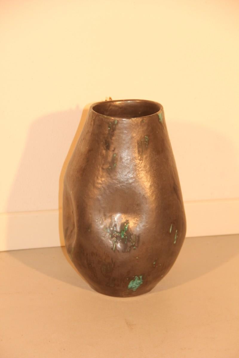 Fine XX secolo Vaso con smalti a lustro e decorazioni in paillettes d'oro Design italiano liquido, anni '70 in vendita