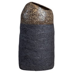 Vase matt black & green fireclay in minimal style, hand built, handmade ceramics