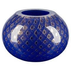Vase Mocenigo Sphere, verre de Murano, or 24 carats et bleu, Italie