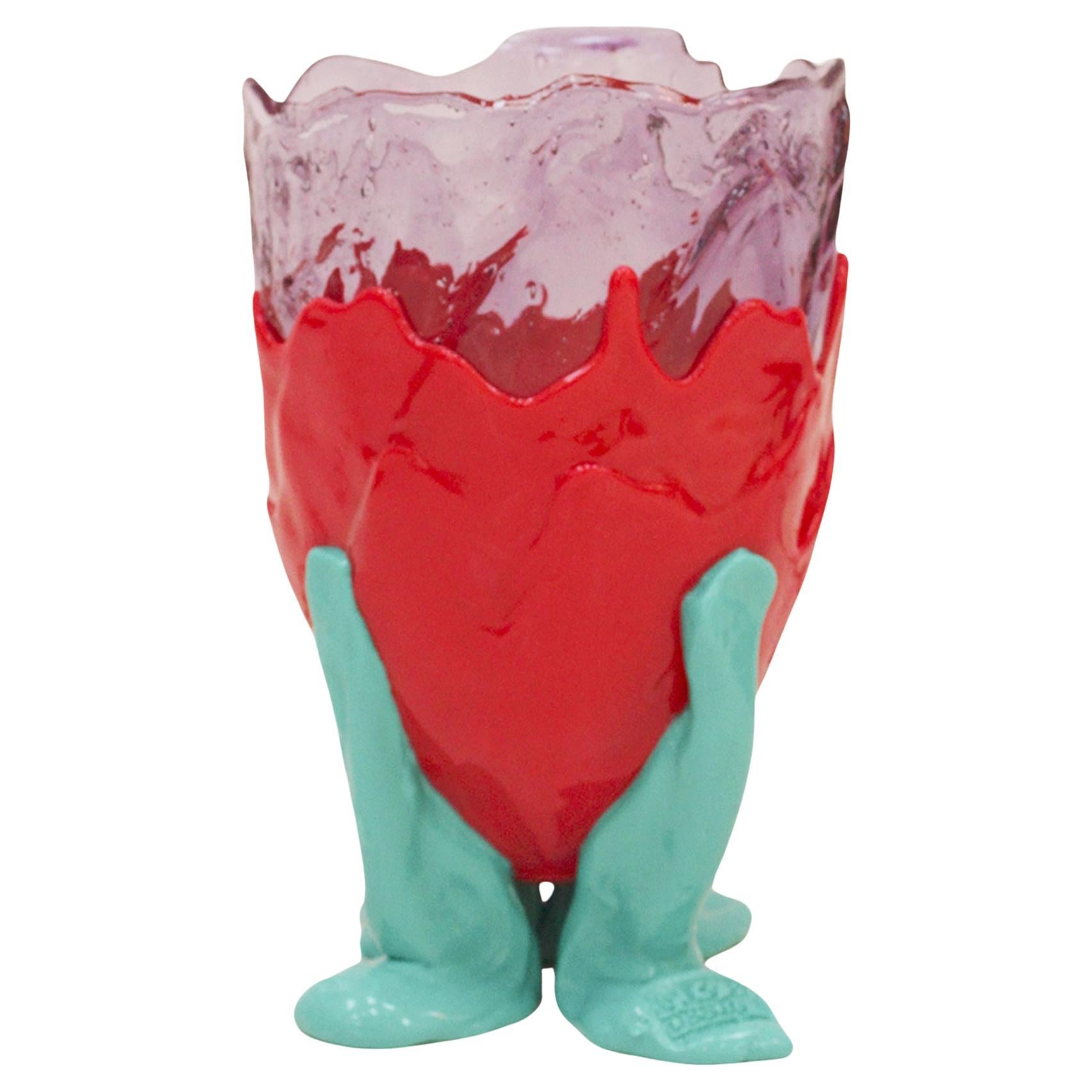 Vase d'art italien conçu par Gaetano Pesce et fabriqué en résine colorée en vente