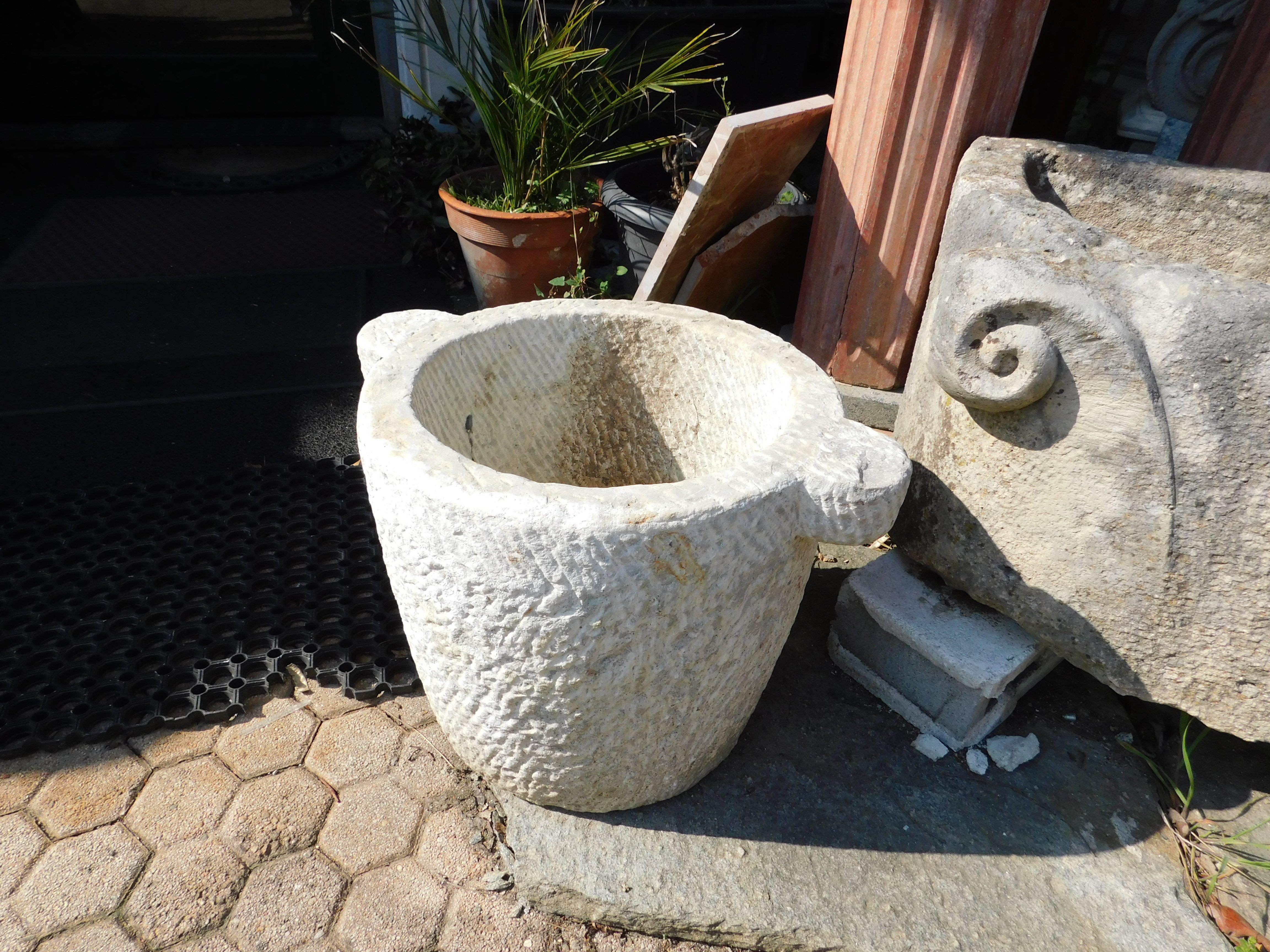 18th Century and Earlier Vase, mortar-type washbasin in carved stone, Italy For Sale