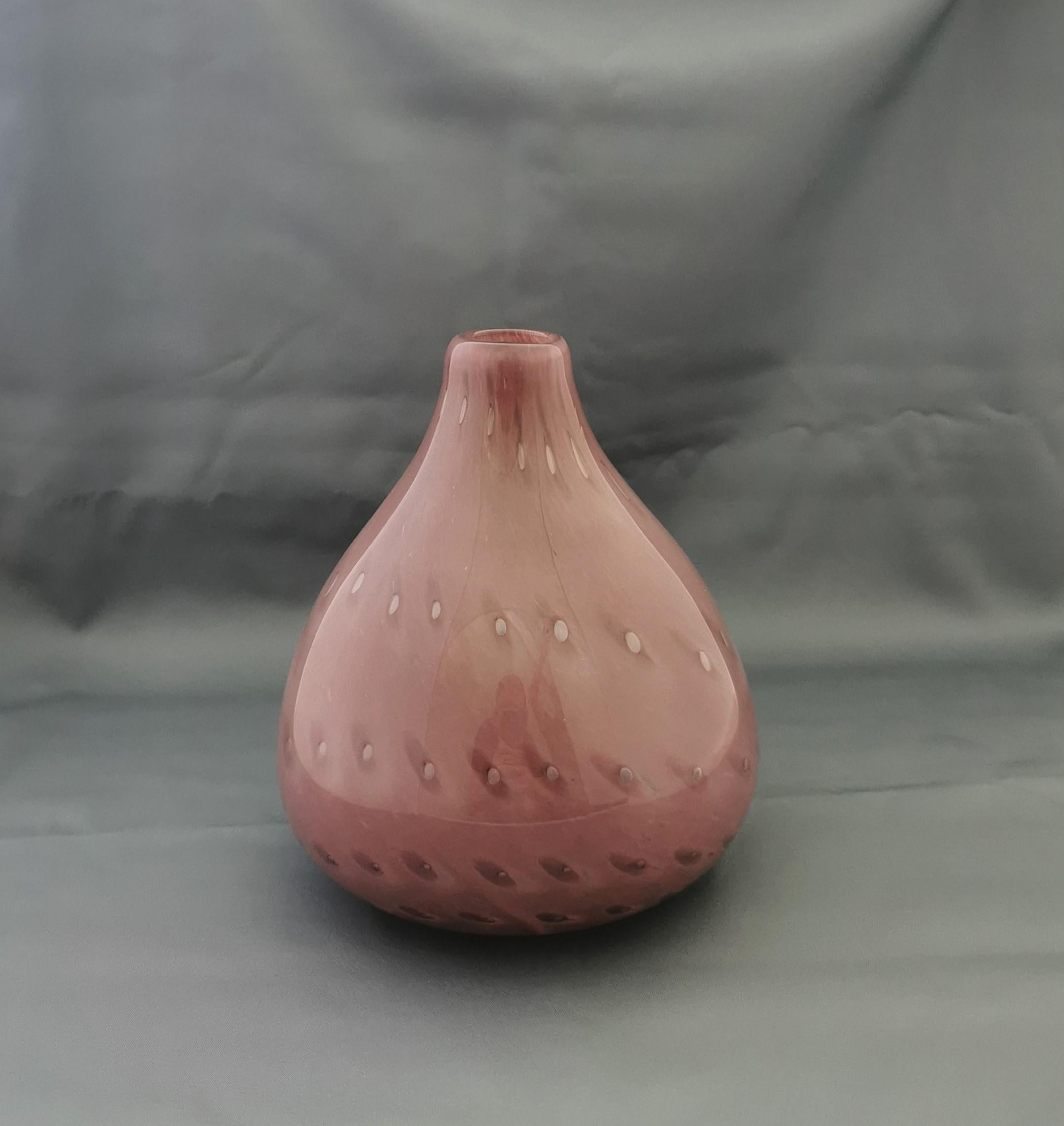 Vase décoratif en verre de Murano rose de conception italienne, années 1970 en vente 1