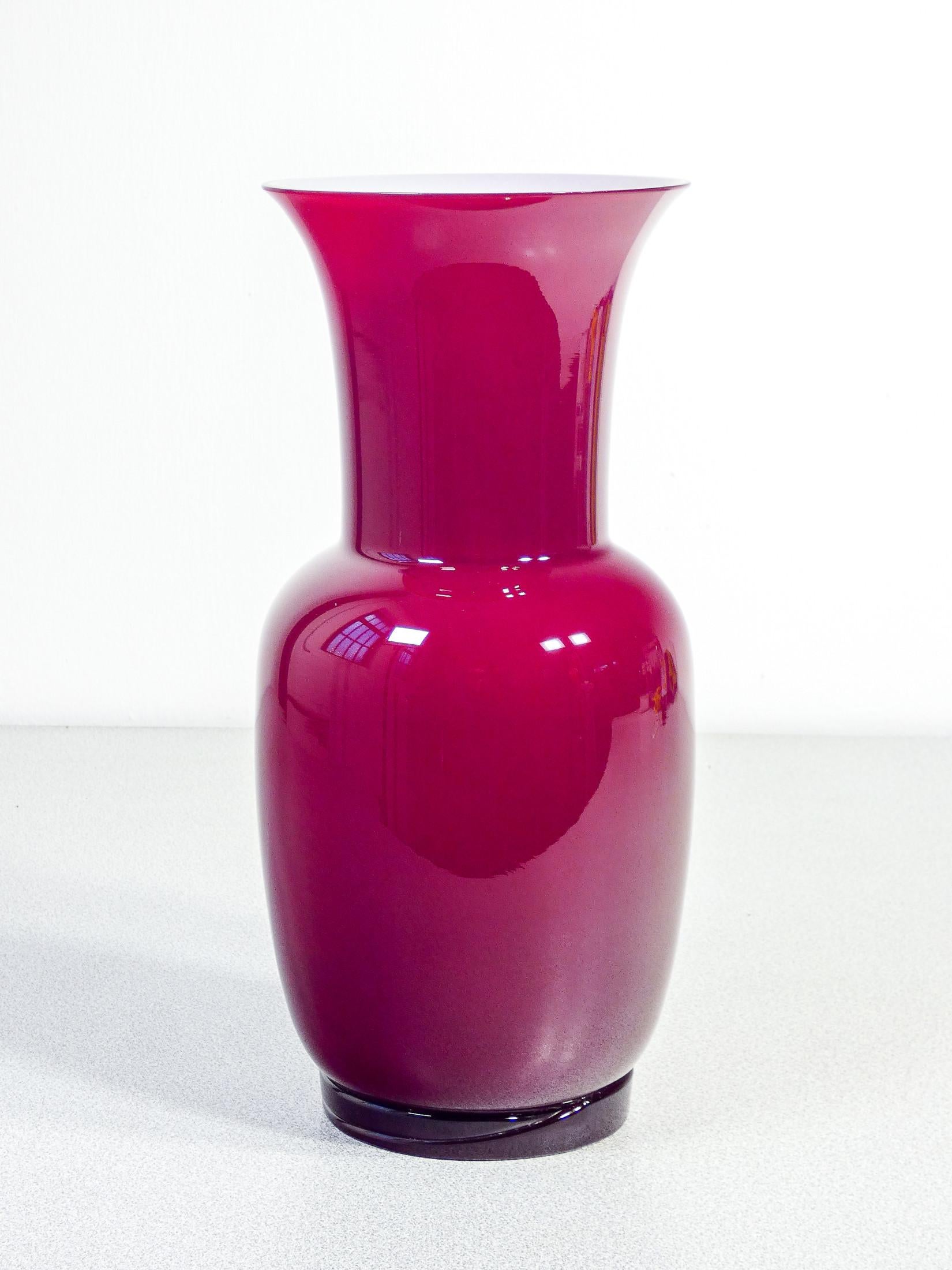 Vase Opalino Signed Venini, Original Design by Paolo Venini, Red Version In Good Condition In Torino, IT