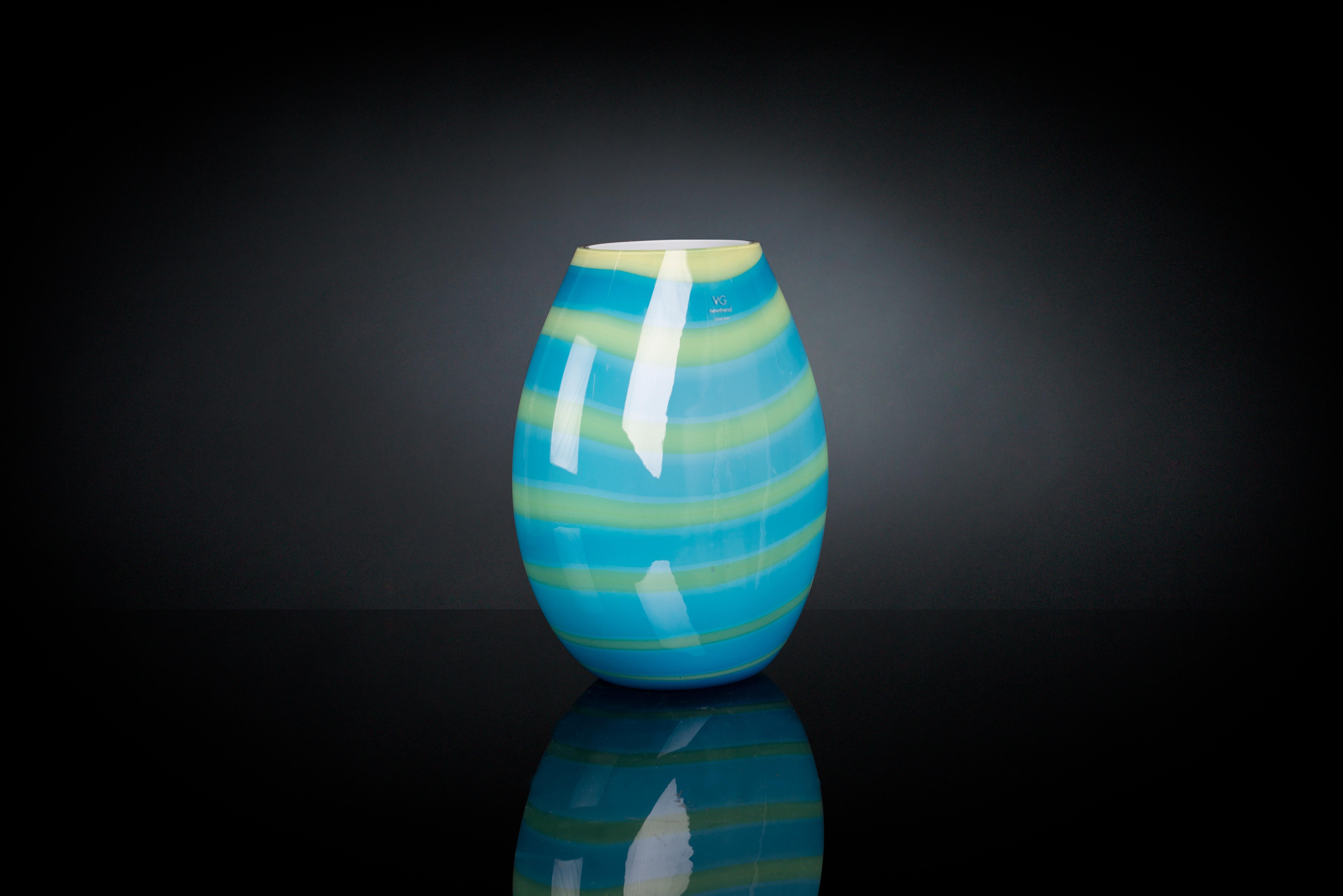 Vase Oval Unterwasser Medium:: Türkis:: aus Glas:: Italien (Moderne) im Angebot