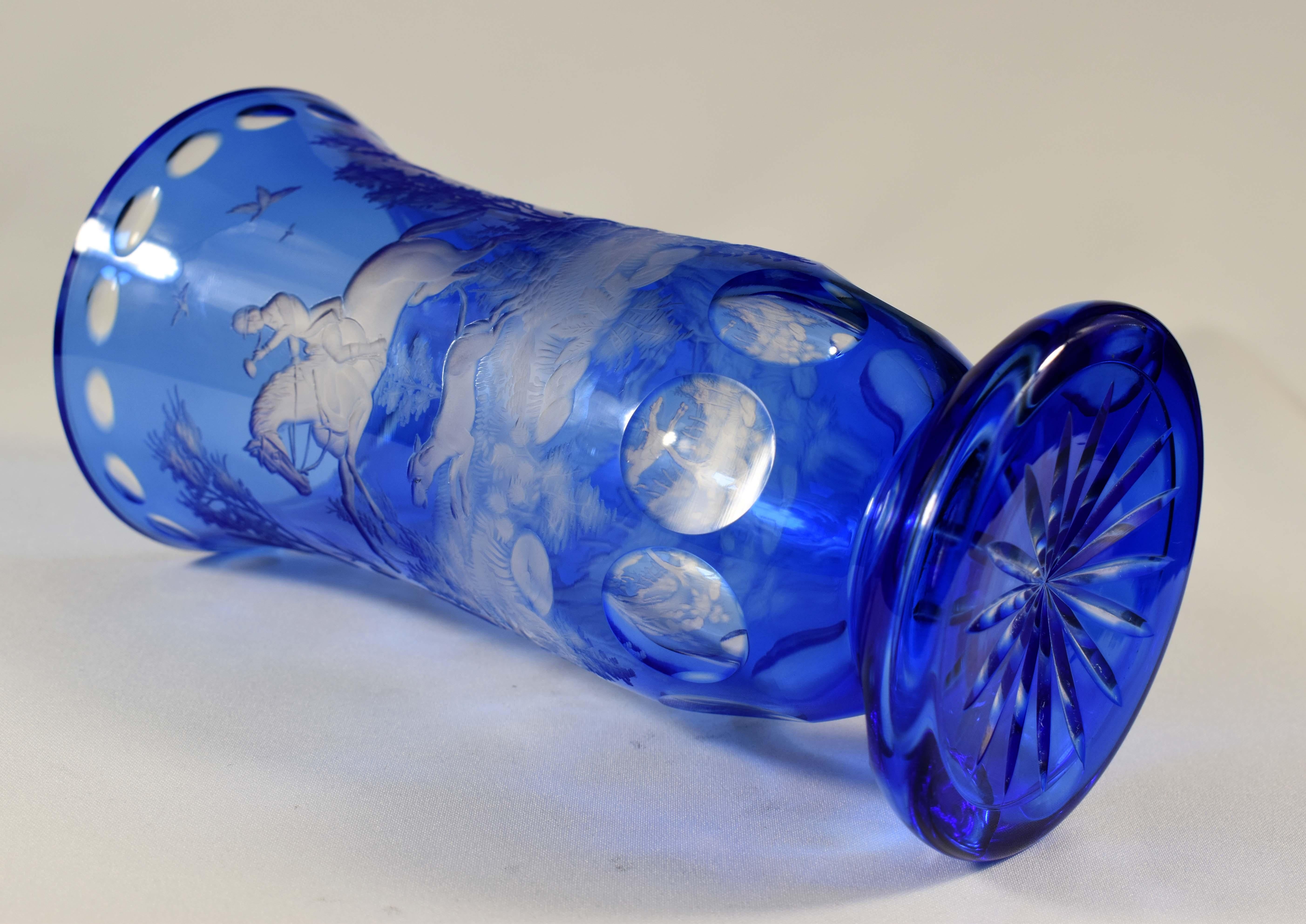 Vase Overlay blue Engraved motif ‘‘ fox hunting ‘‘ Bohemian Glass ¨video¨ 3
