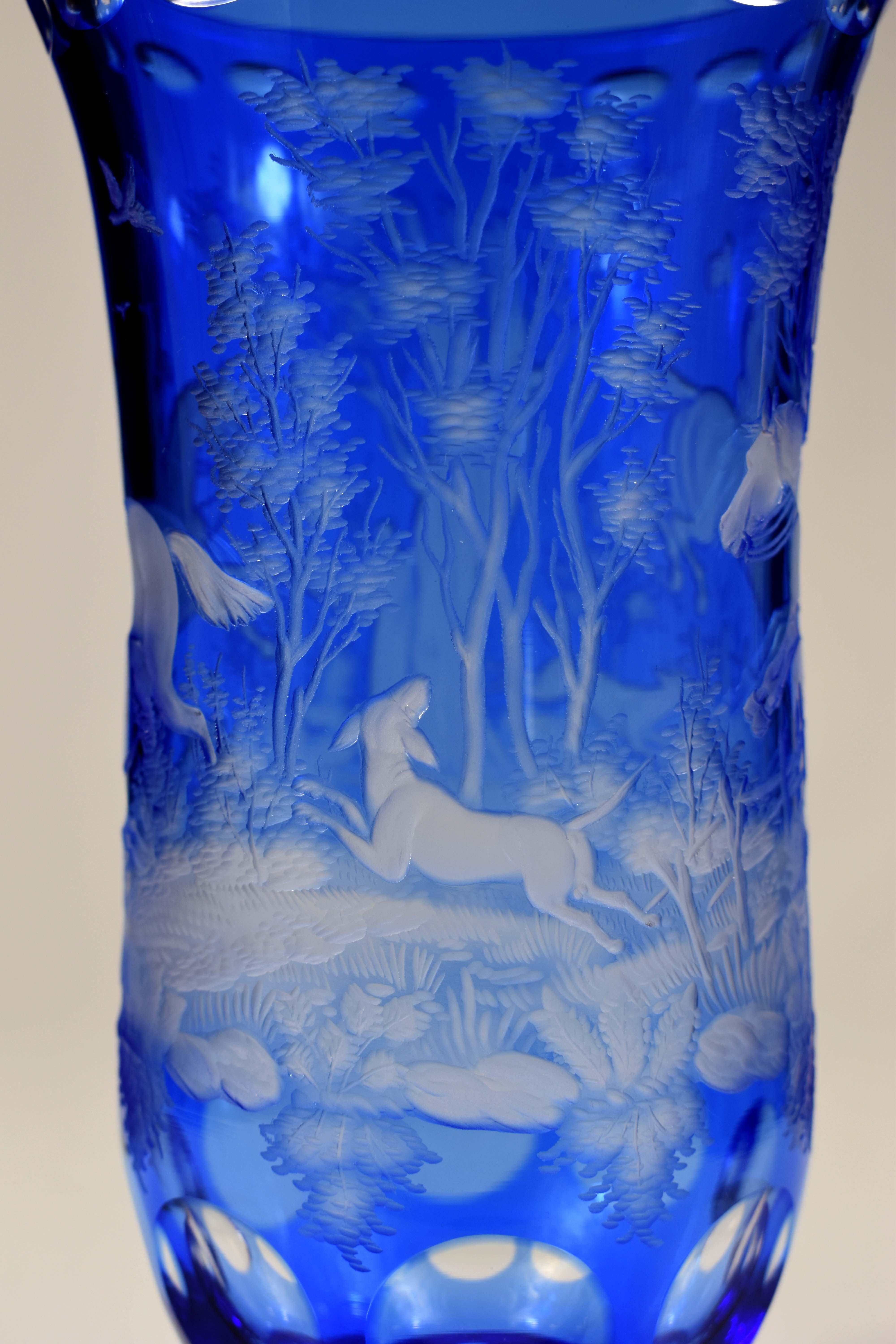 Hand-Crafted Vase Overlay blue Engraved motif ‘‘ fox hunting ‘‘ Bohemian Glass ¨video¨
