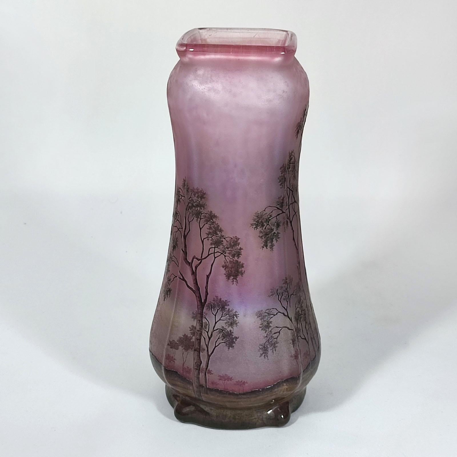 Vase Paysage de Verre - Frühlingslandschaft von Daum Nancy, frühe 1900er Jahre (Französisch) im Angebot