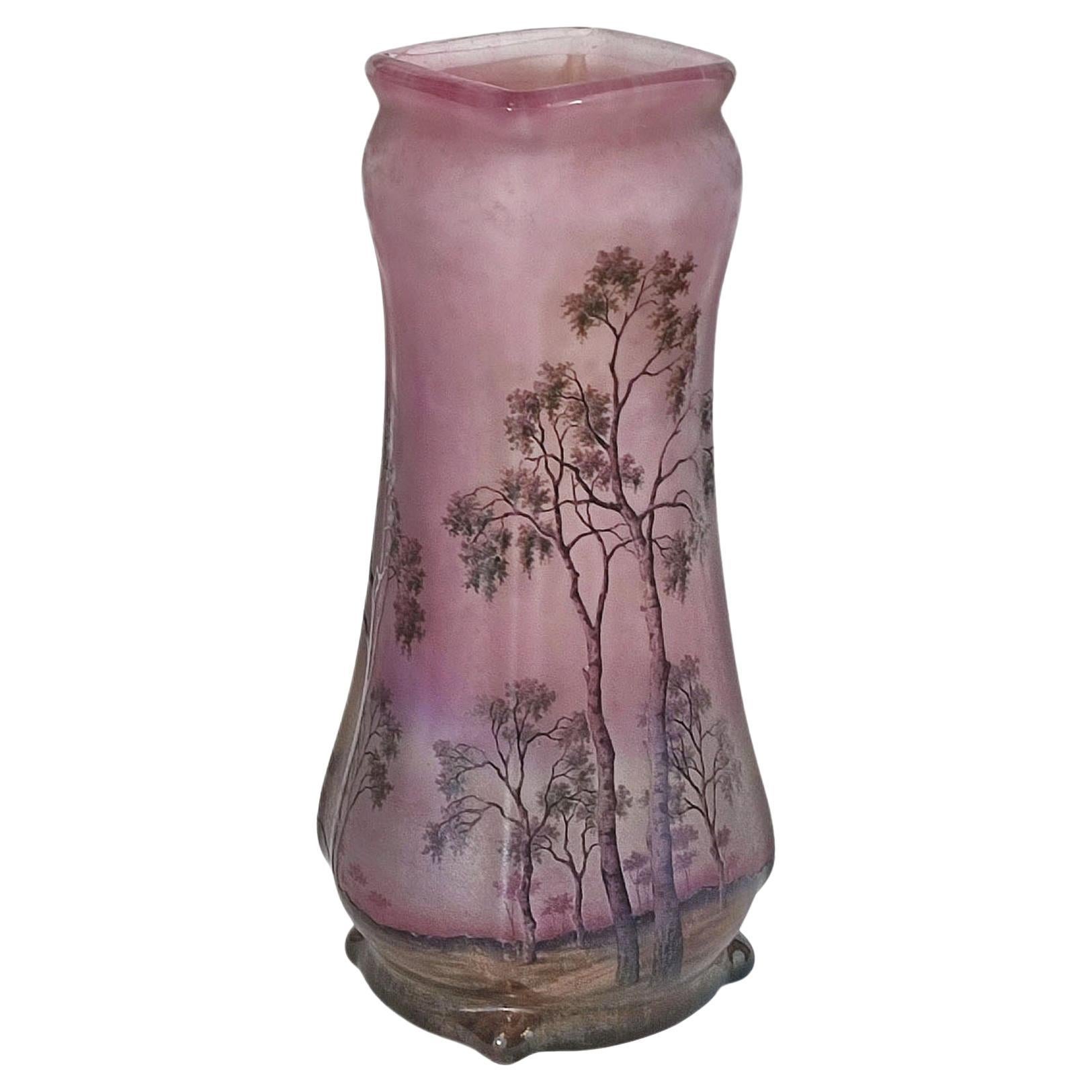 How do you identify Daum crystal?