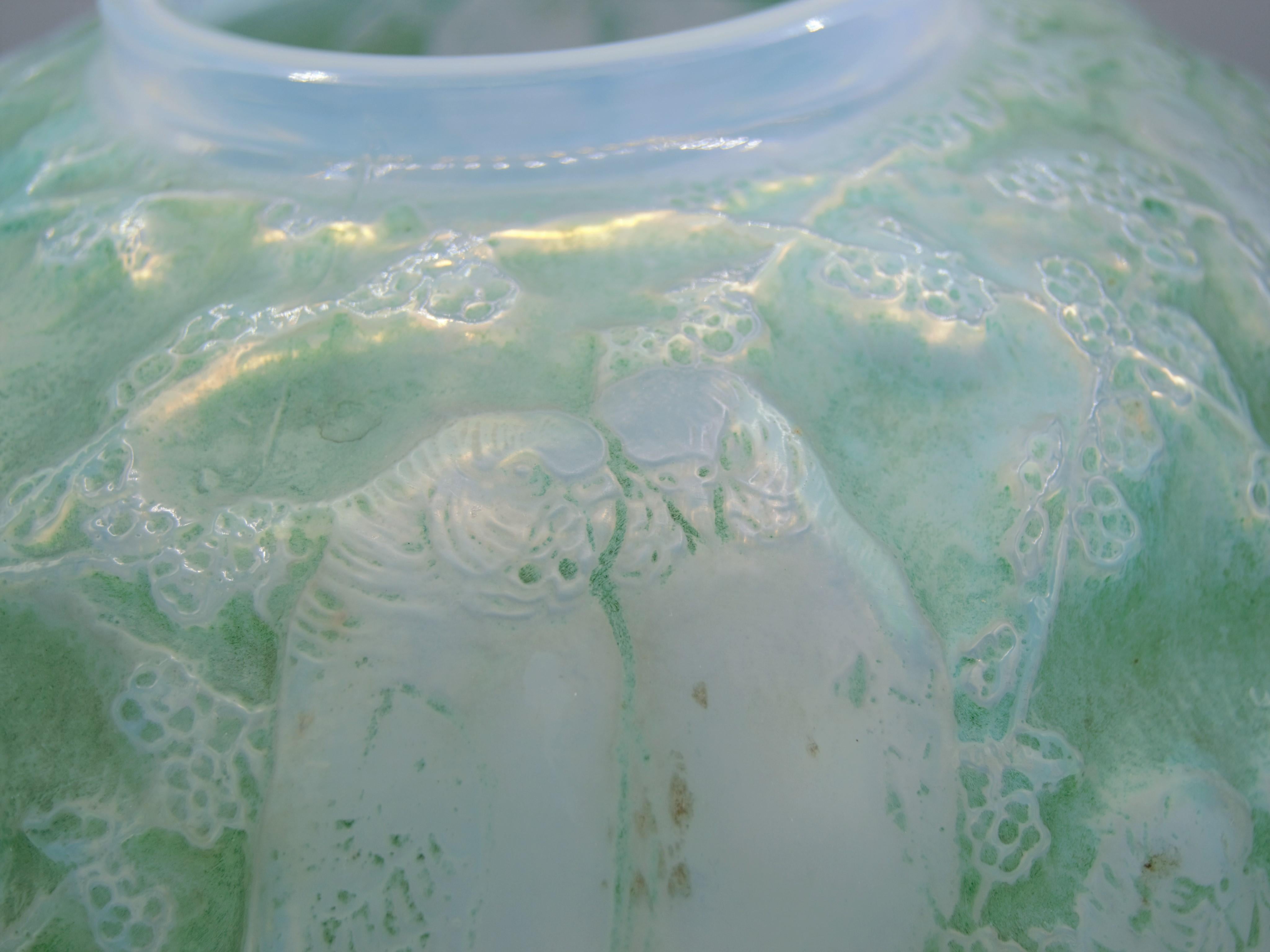 vase lalique vert