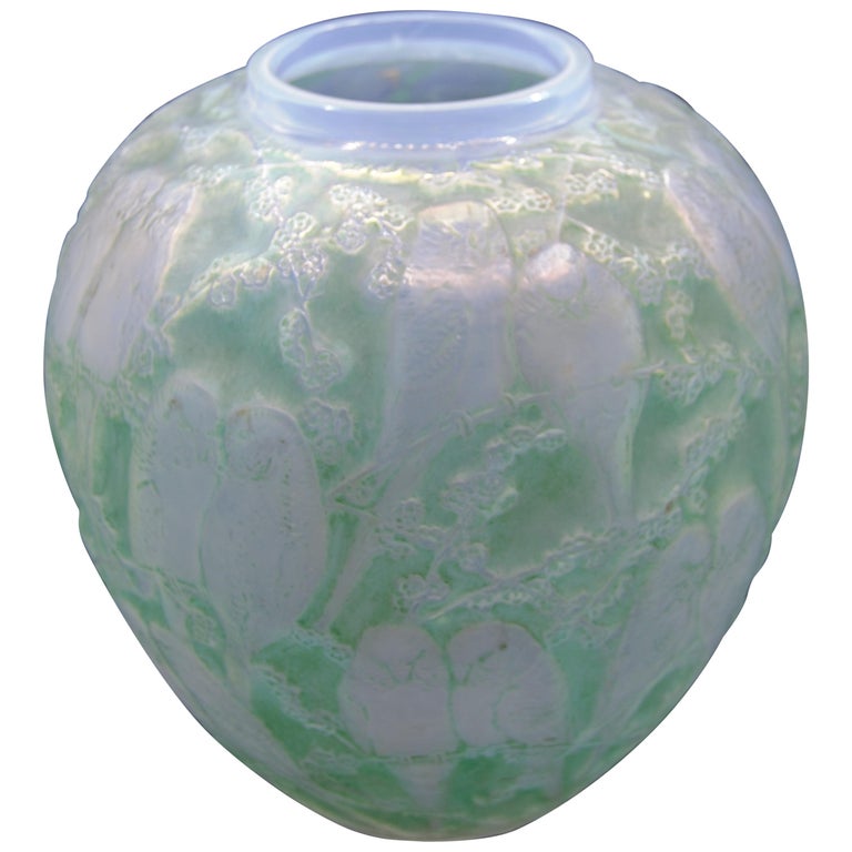 Vase "Perruches" Patiné Vert / Green Parakeets, R. Lalique For Sale at  1stDibs