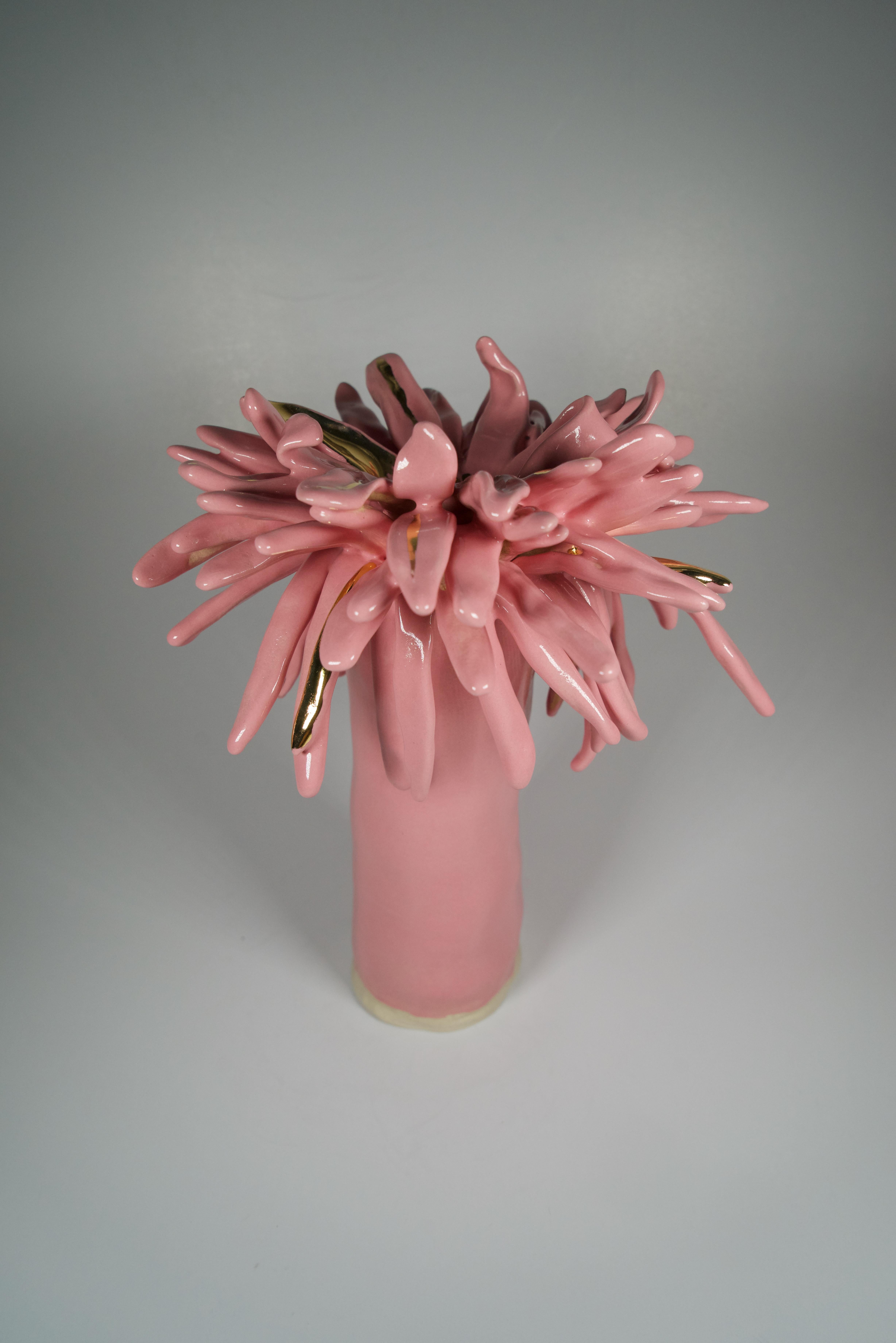 Vaso in gres rosa floreale ispirato all'Art Nouveau dell'artista e designer Hania Jneid in vendita 2