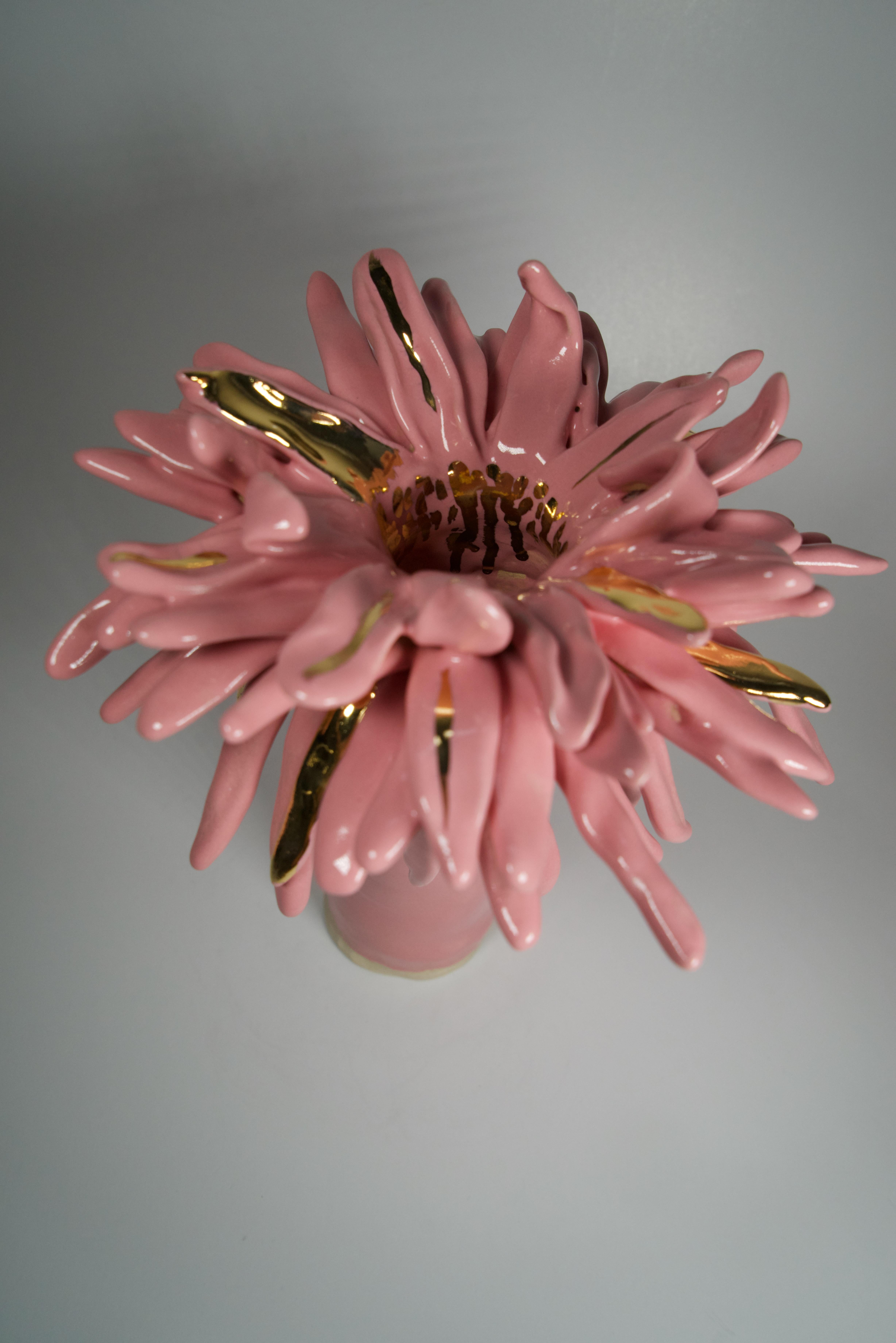 Vaso in gres rosa floreale ispirato all'Art Nouveau dell'artista e designer Hania Jneid in vendita 6