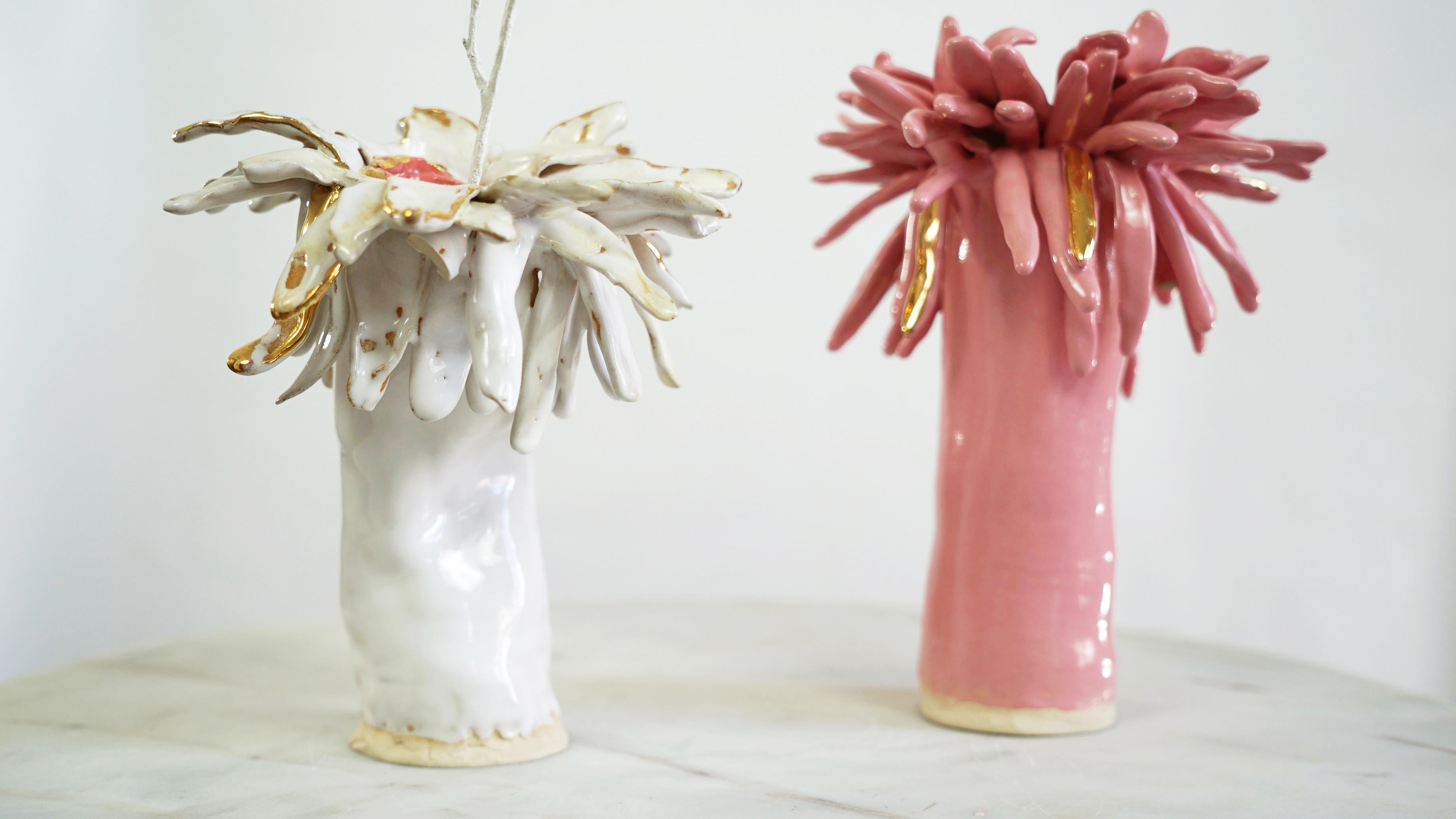 Vaso in gres rosa floreale ispirato all'Art Nouveau dell'artista e designer Hania Jneid in vendita 7