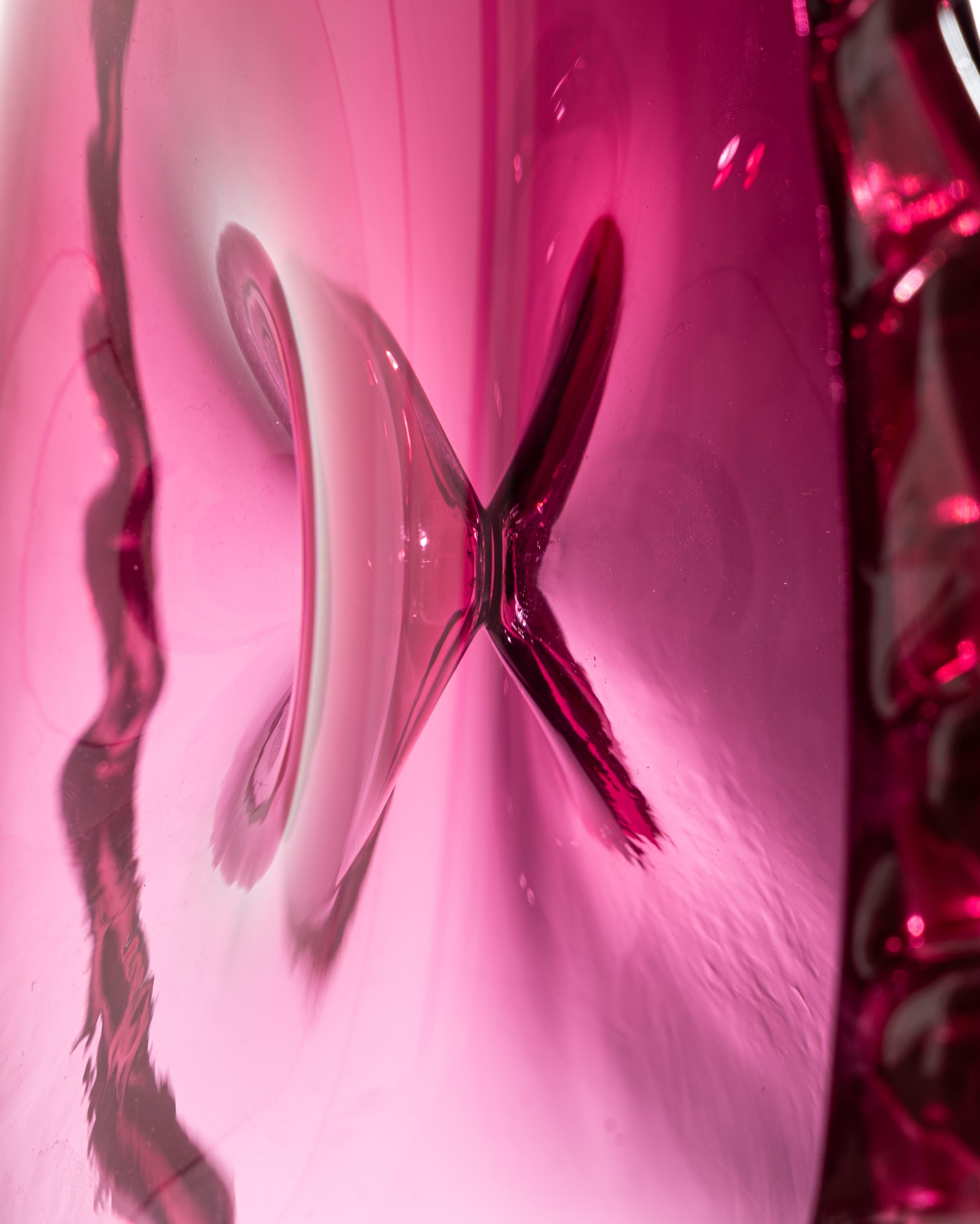 Vase Piscis Couture Rose For Sale 4