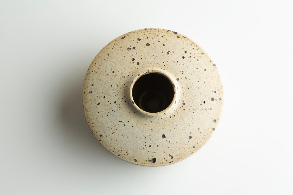 20ième siècle Vase plat de Robert The Deblander en vente