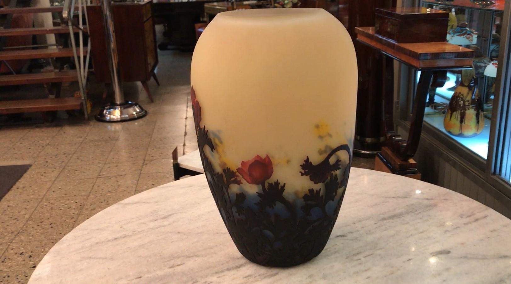 Vase ( Poppies Flowers) , Sign: Muller Fres Luneville, Jugendstil, Art Nouveau For Sale 5