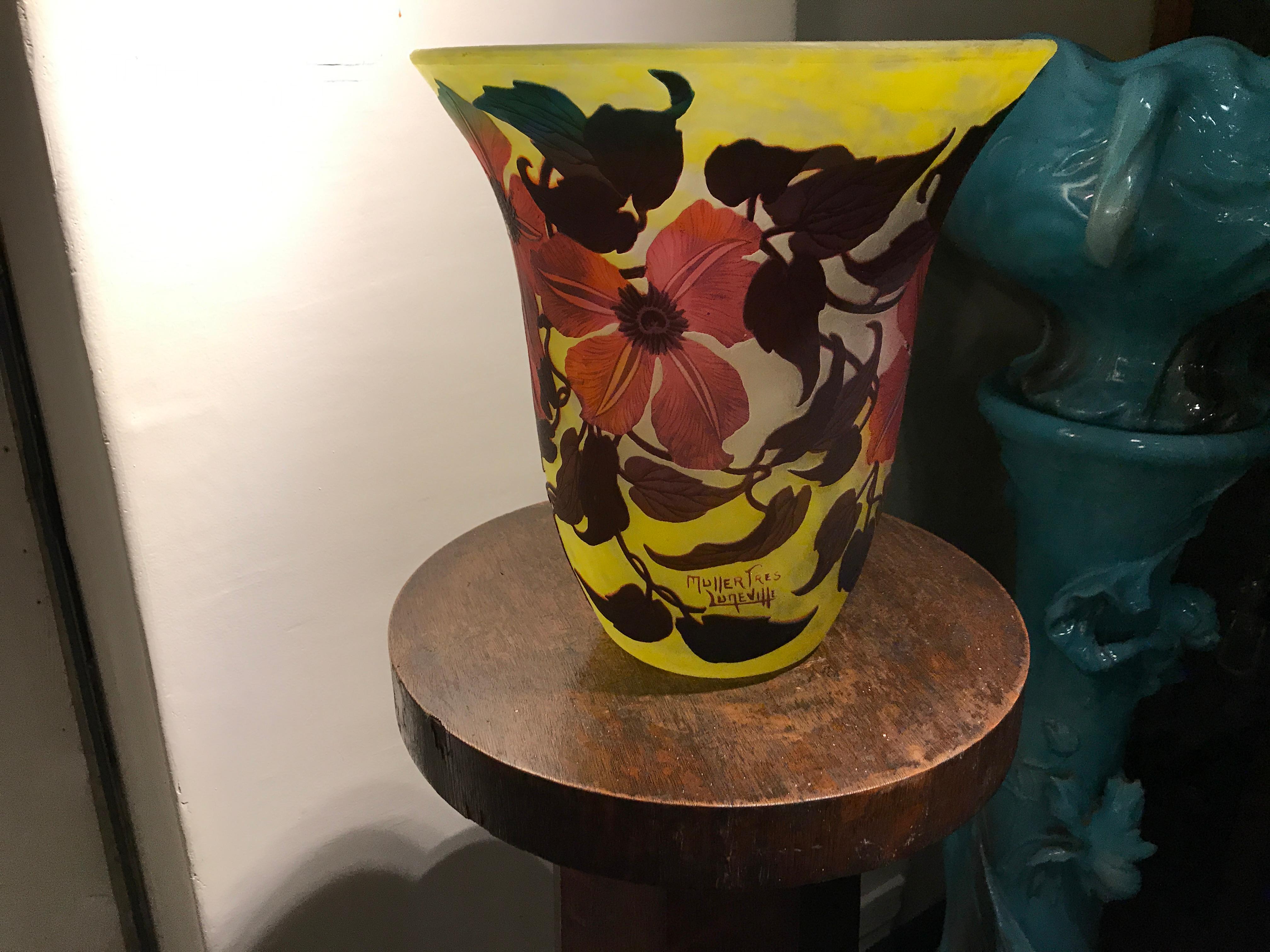 Vase ( Poppies Flowers) , Sign: Muller Fres Luneville, Jugendstil, Art Nouveau For Sale 7