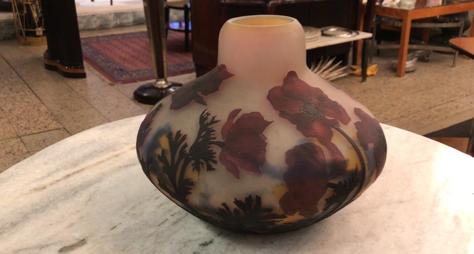 Vase ( Poppies Flowers) , Sign: Muller Fres Luneville, Jugendstil, Art Nouveau For Sale 11