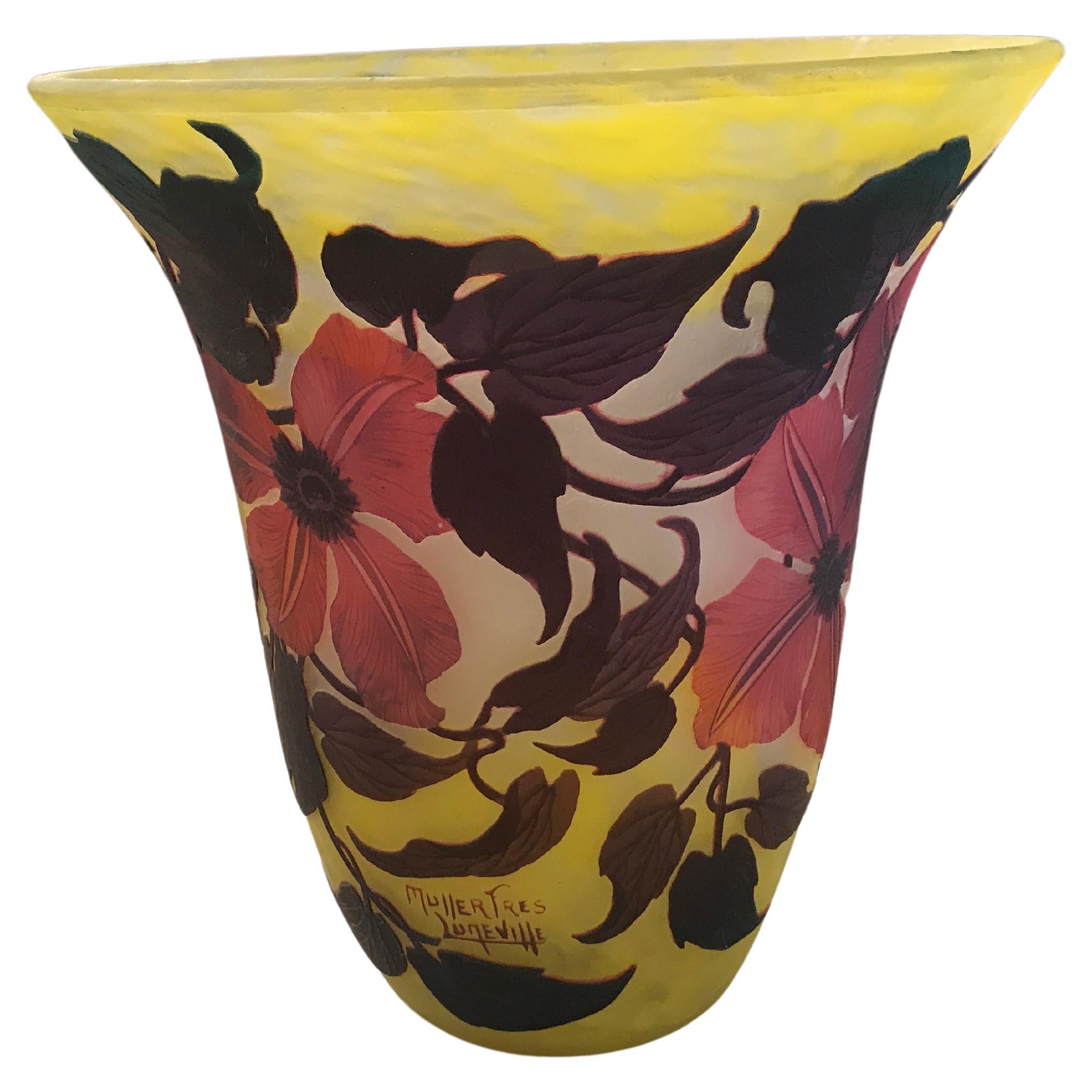 Vase ( Poppies Flowers) , Sign: Muller Fres Luneville, Jugendstil, Art Nouveau For Sale