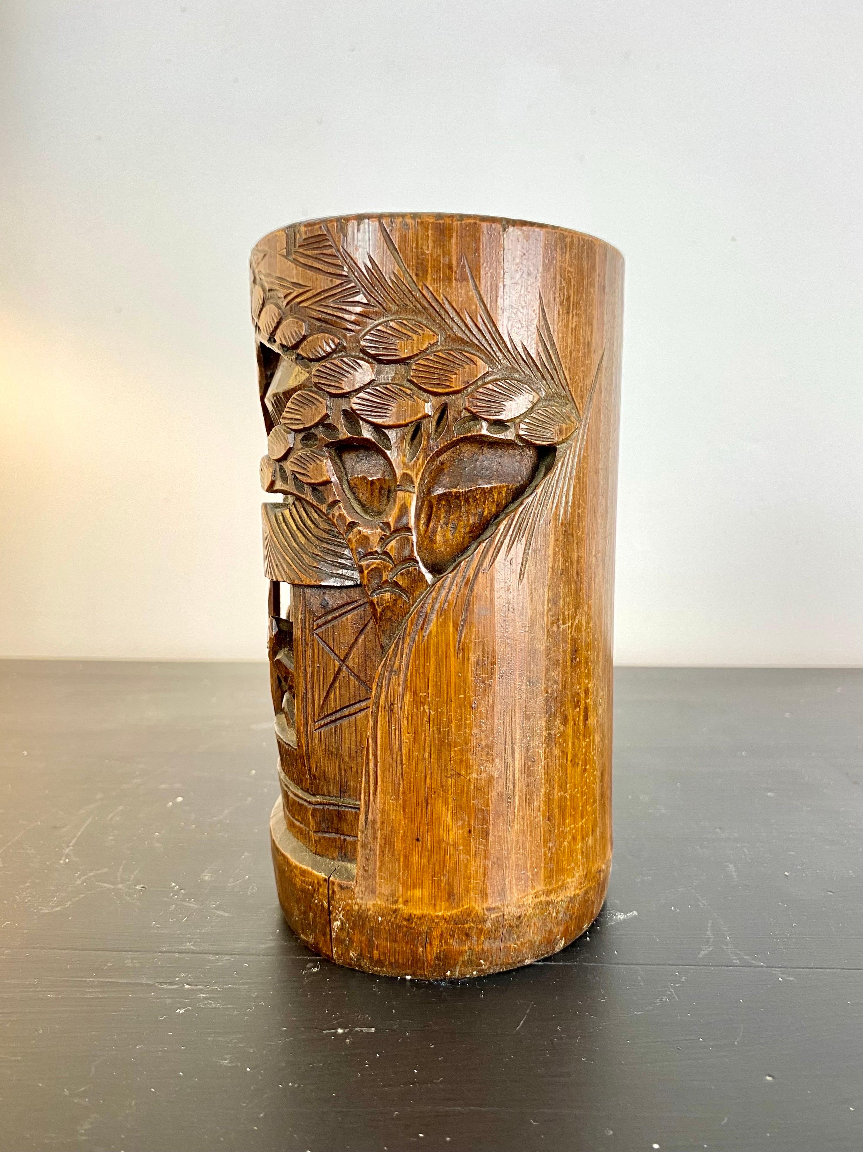 Bamboo Vase / pot à pinceau / bitong en bambou sculpté - Chine - Qing 950XIXth For Sale